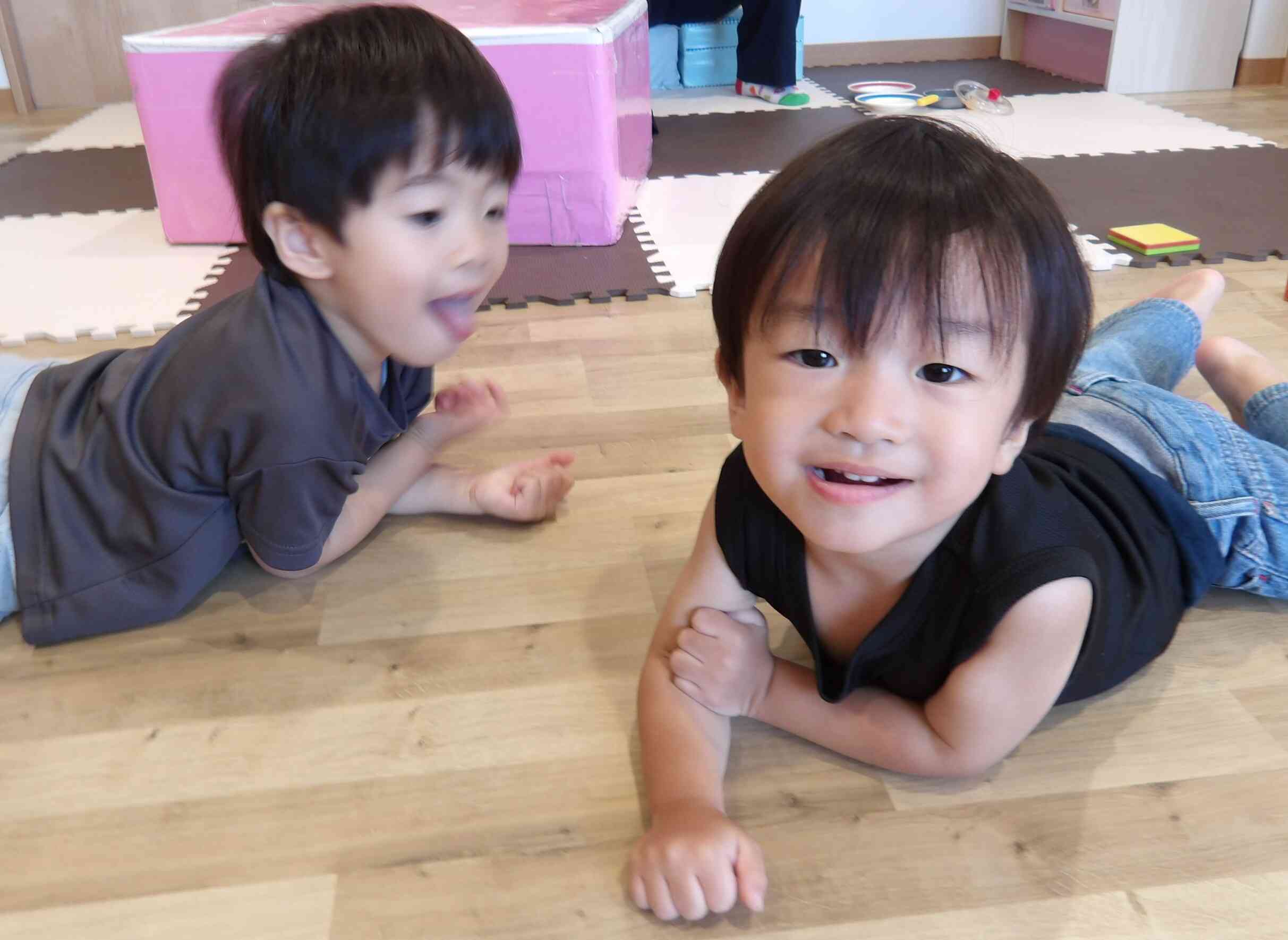 「へび～！」と、へびさんになりきっていますよ♪