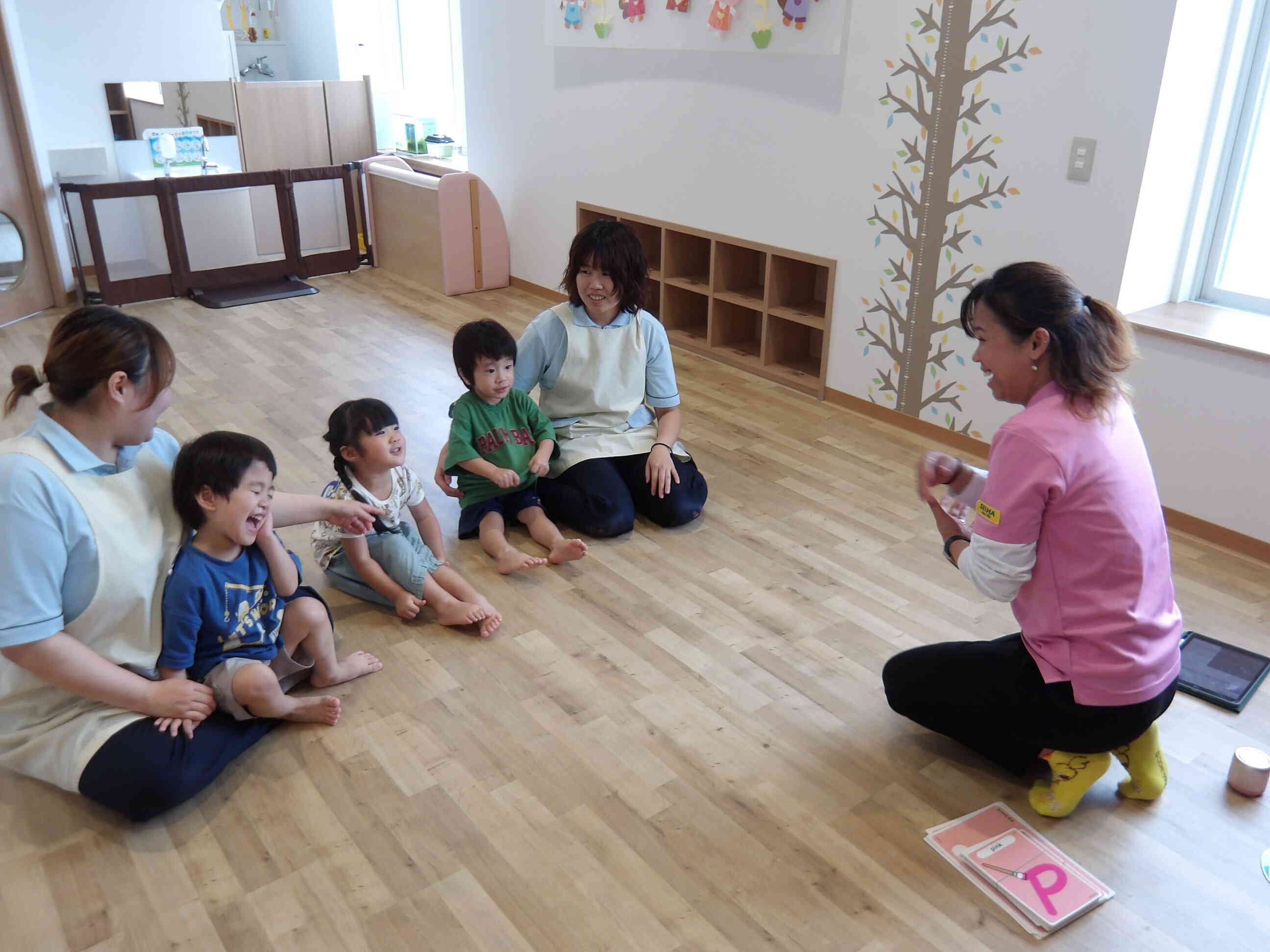月2回外国人講師による英語レッスン