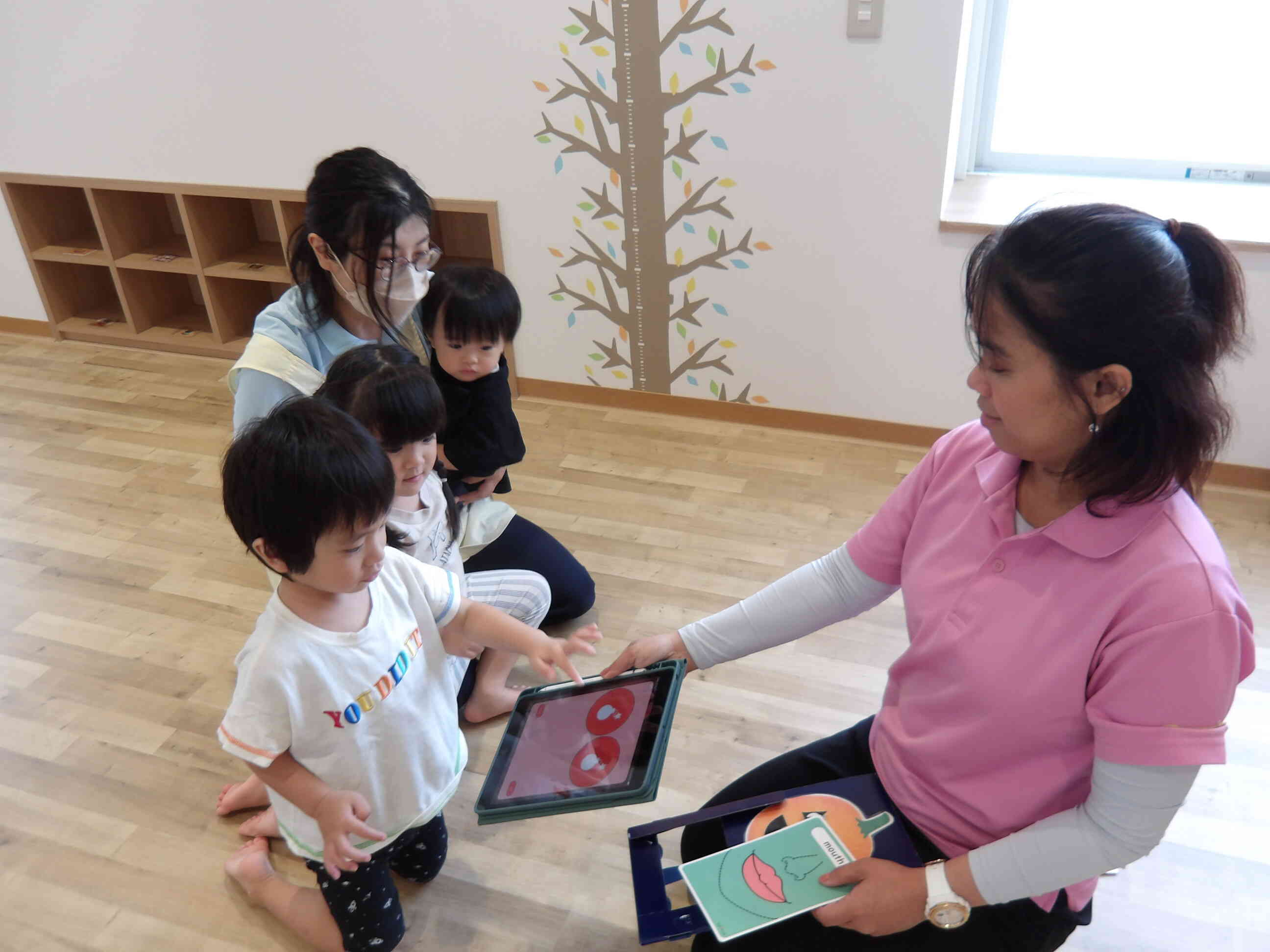 月2回外国人講師による英語レッスン