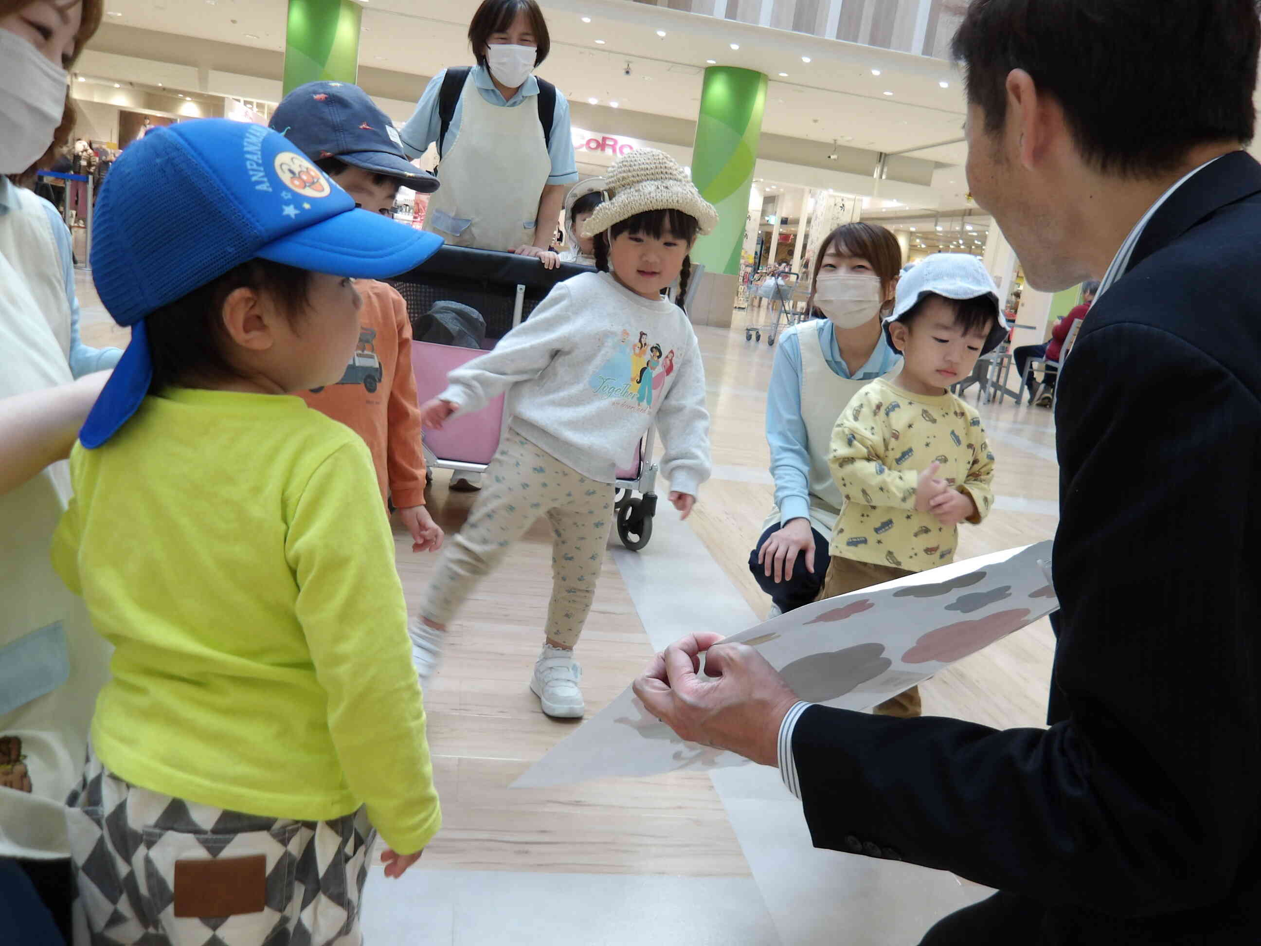 なんだかちょっぴり照れくさそうです♡