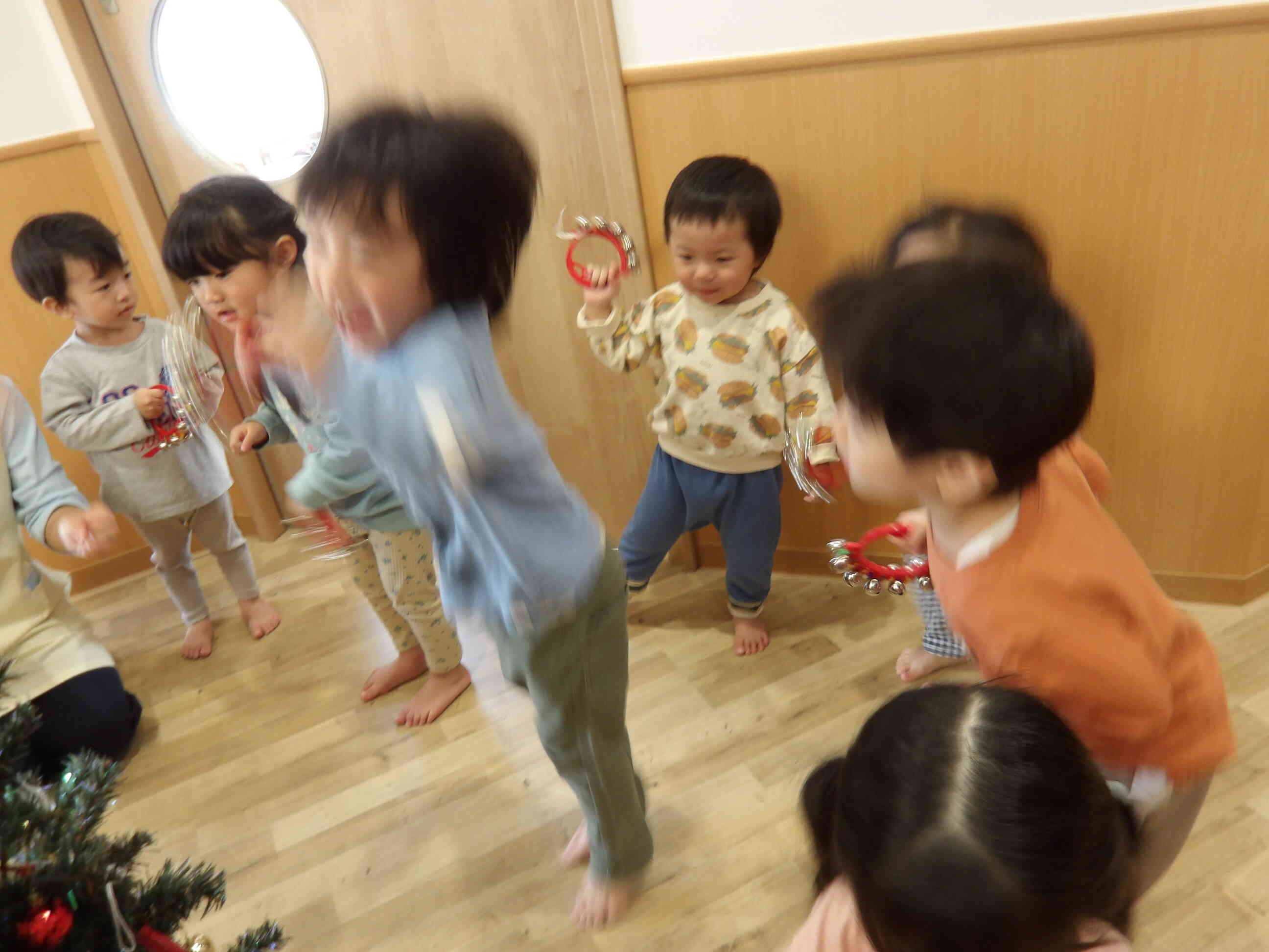 「ジングルベ～ル♪ジングルベ～ル♪」