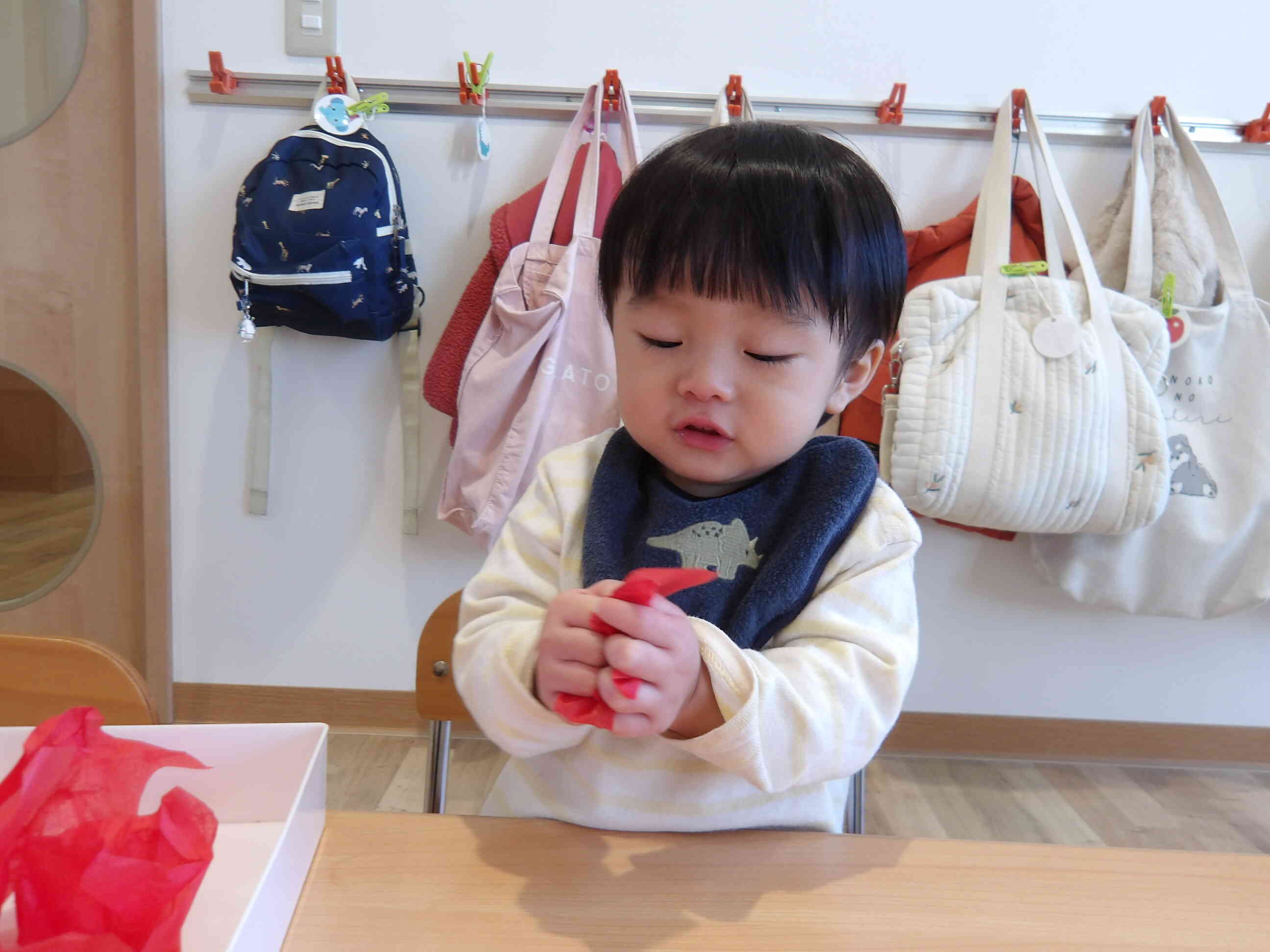 「ぎゅ～！」と言いながら丸めています♡