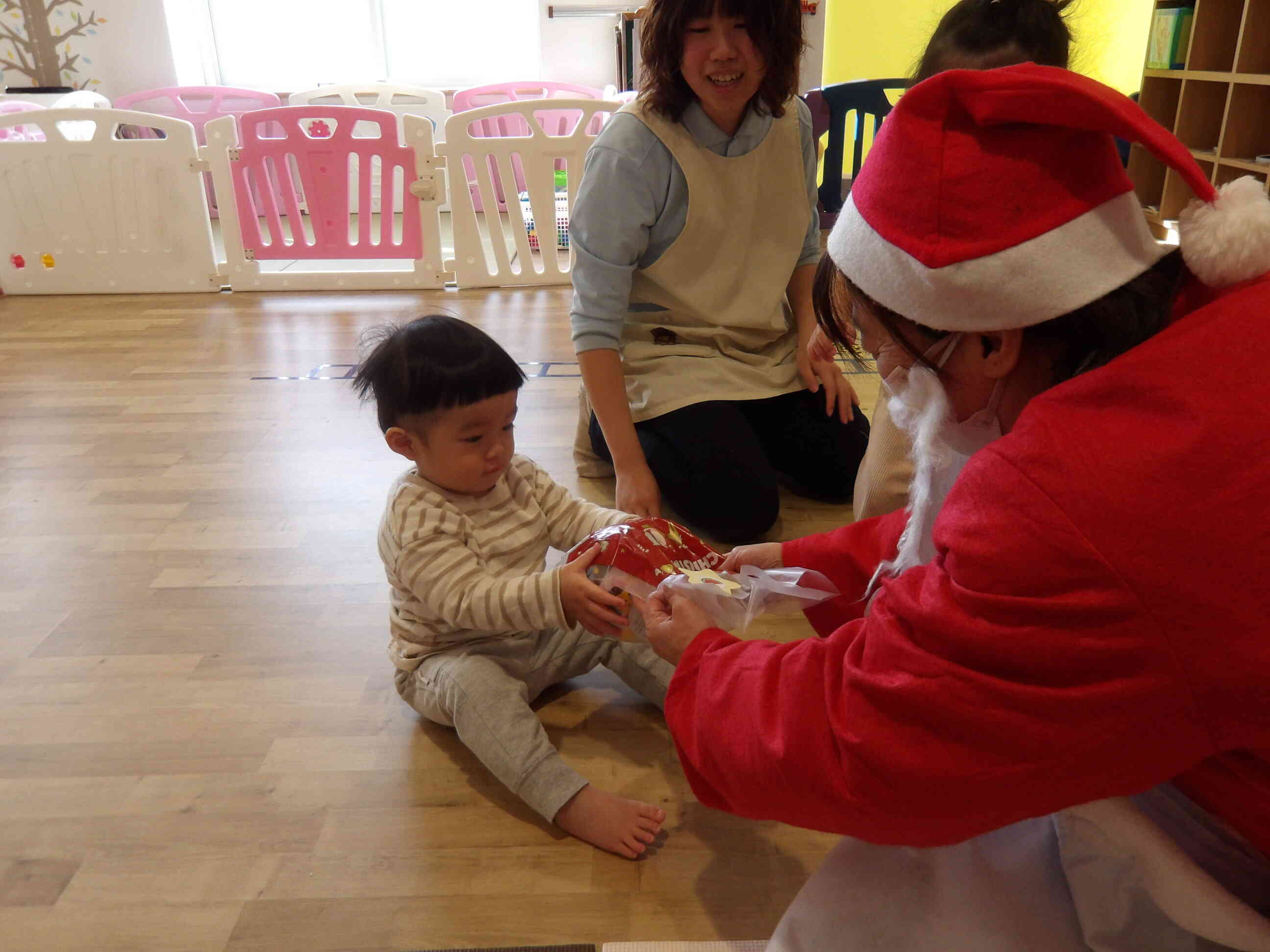 サンタさんからプレゼントをもらったよ♡