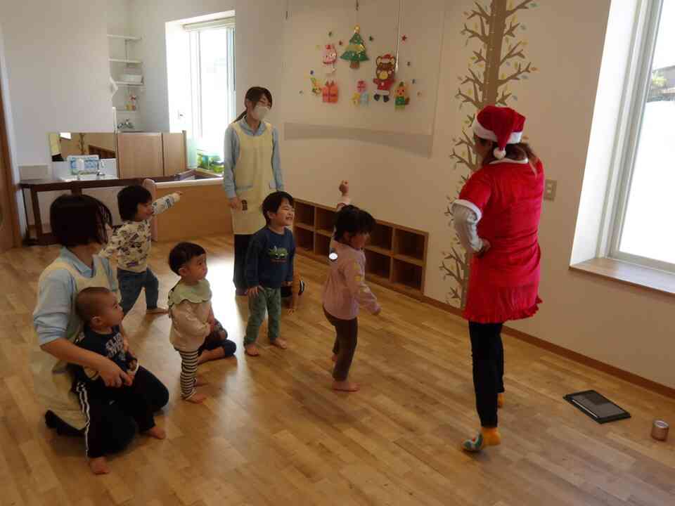 英語レッスンでメリークリスマス！