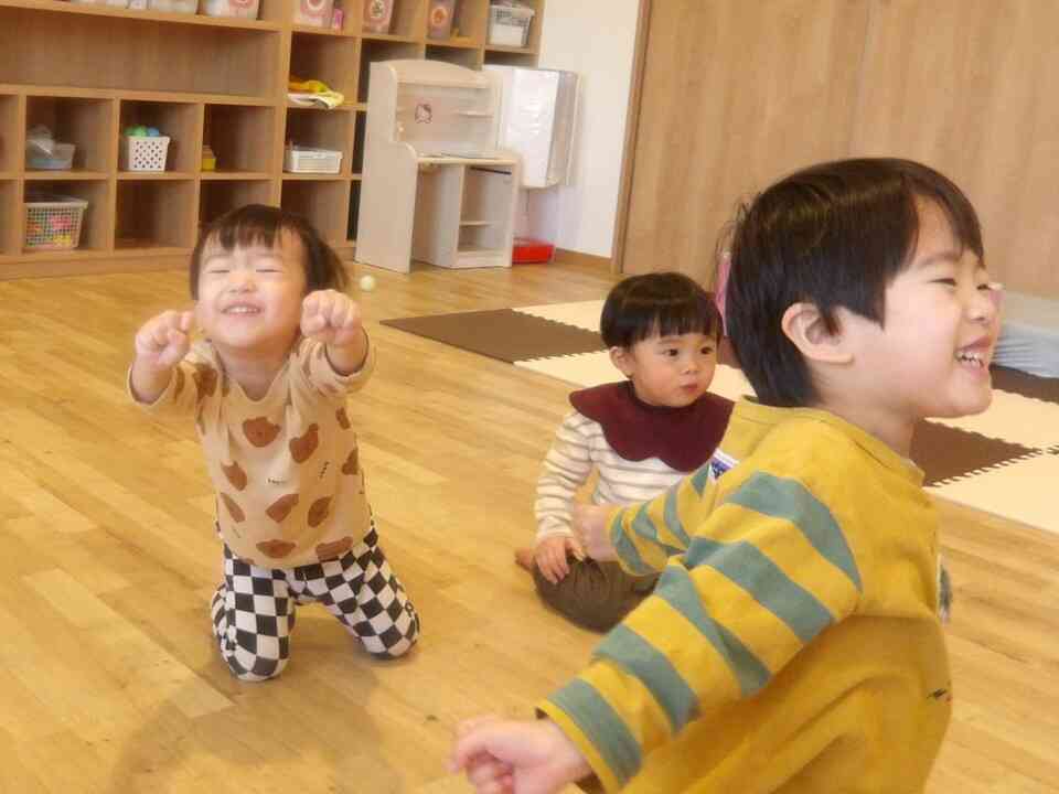 とんとんとんとん…あーんぱーんち！