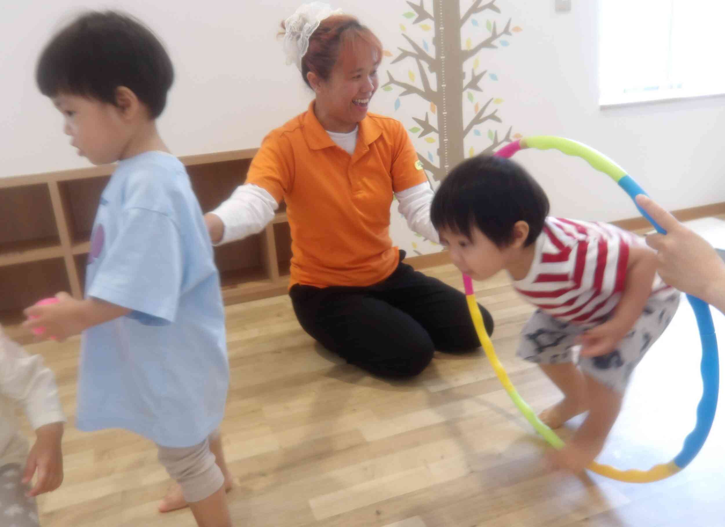 ボールを選んでくぐってみよう!「ぼくは・・・イエロー!」