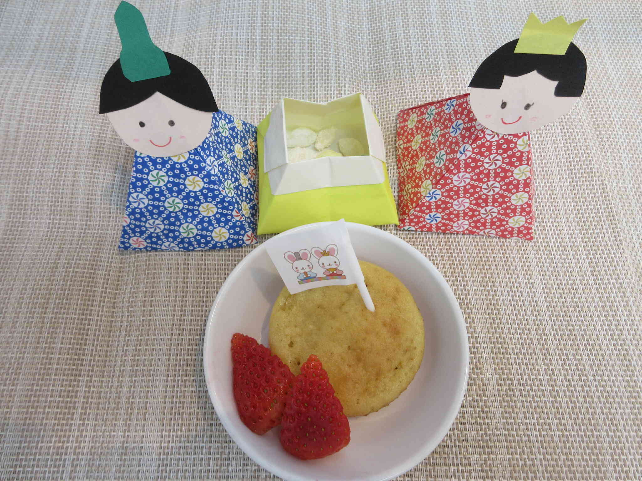 ひなまつり　桃のケーキ