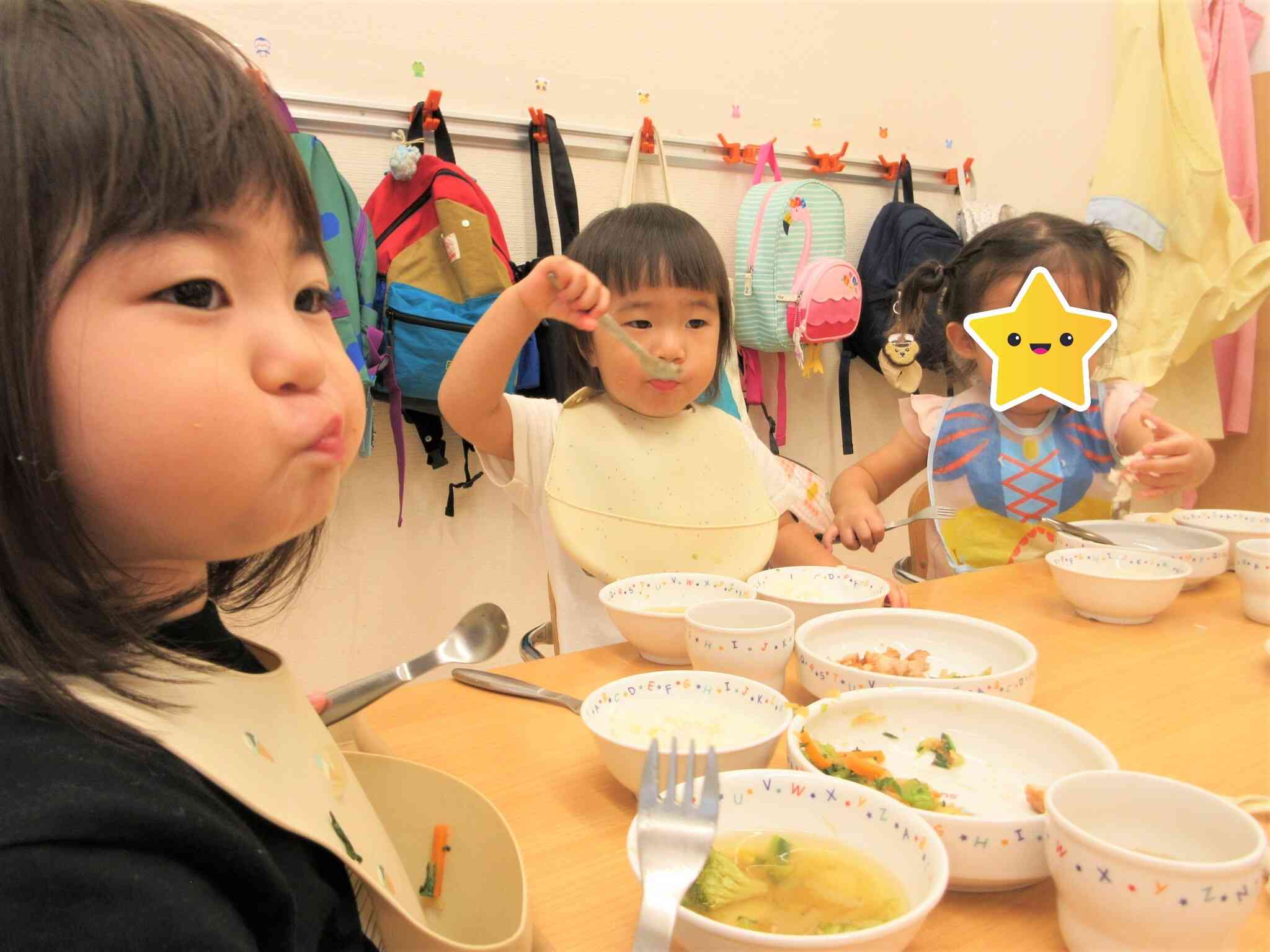 みんなで食べる給食は格別☆