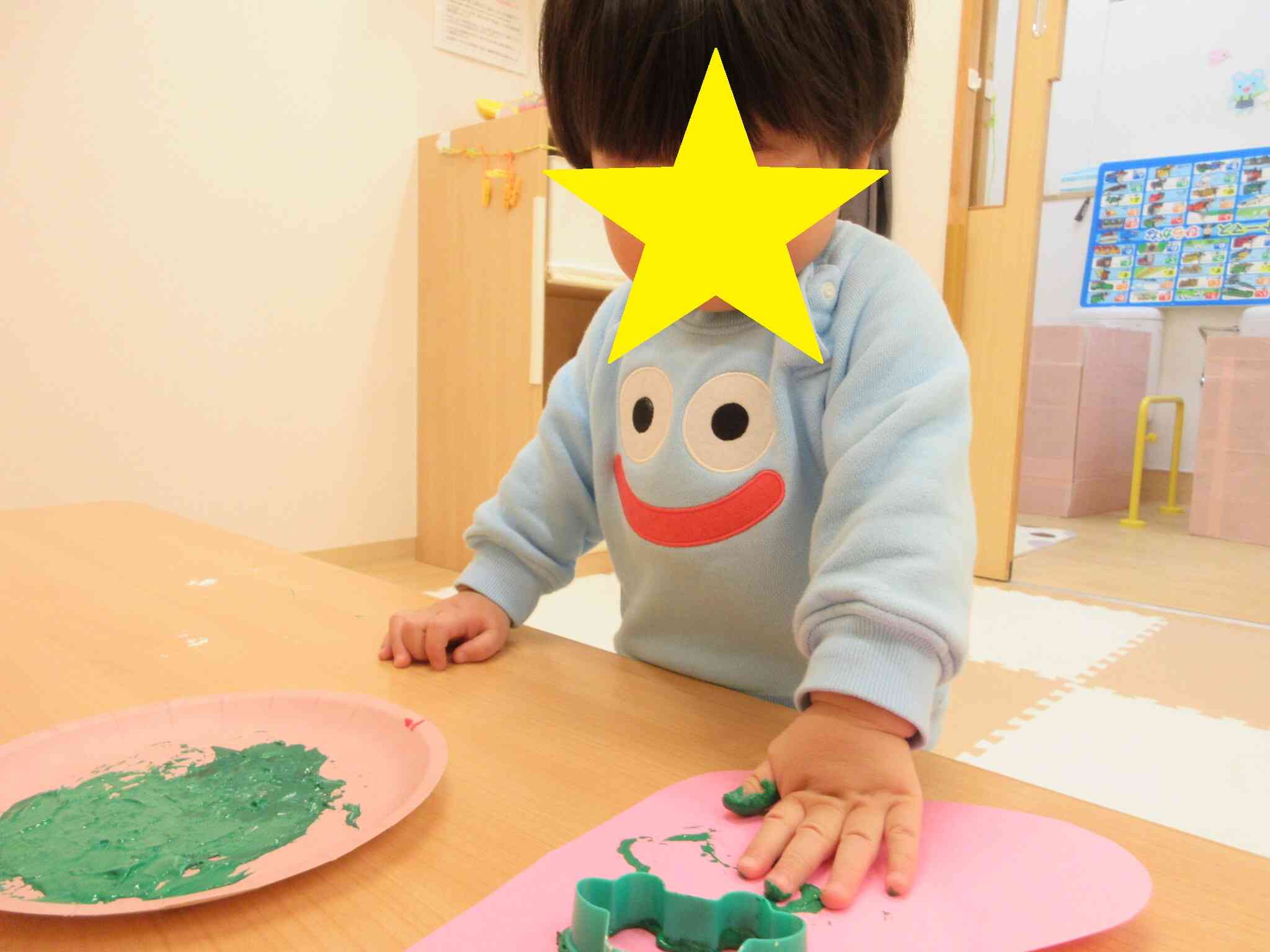 おててでぺったん♪