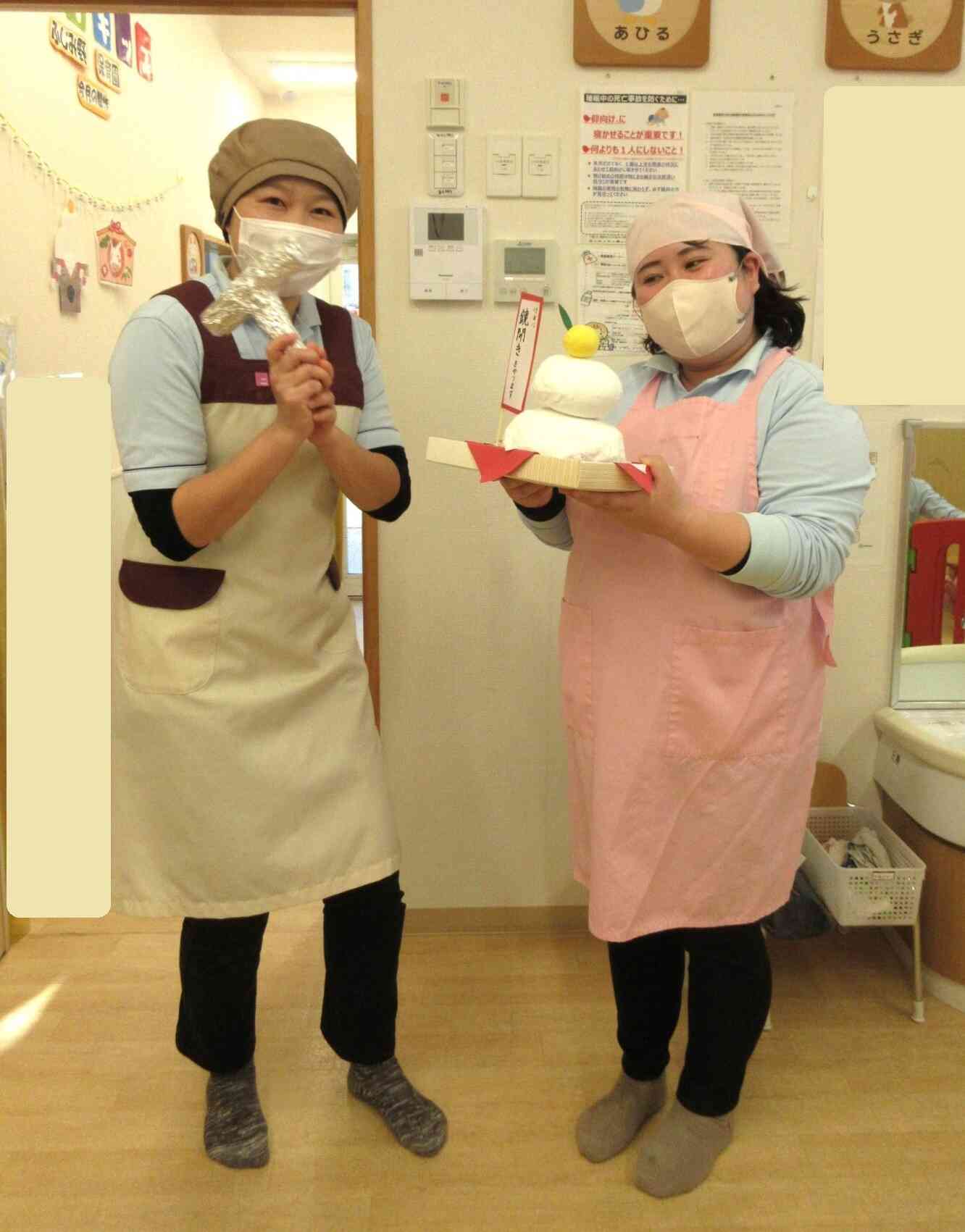 給食の先生お手製の鏡餅です☆