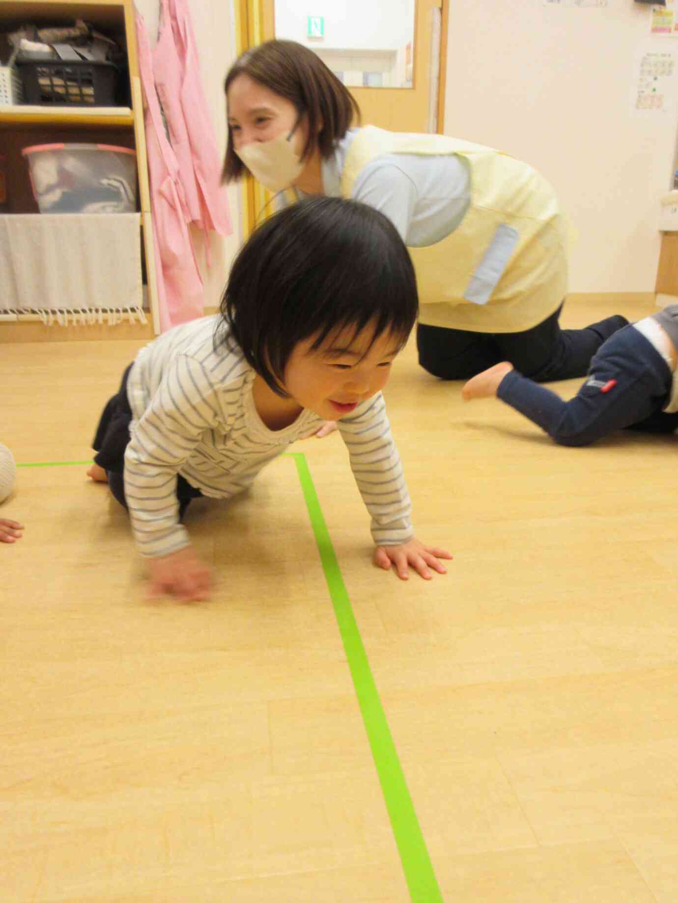 ハイハイするよ！