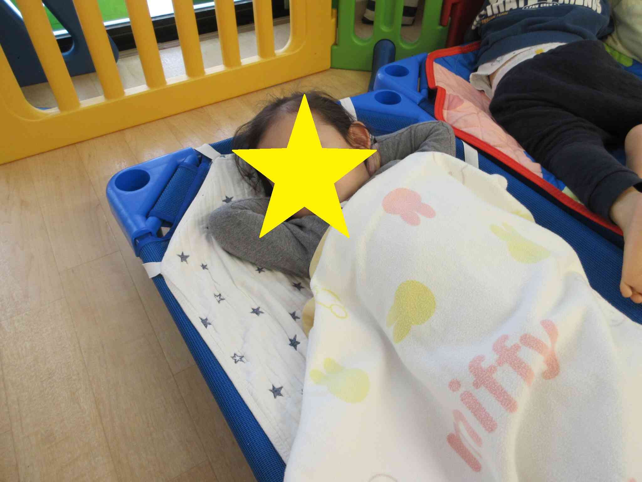 いっぱい食べた後はおやすみなさいzzZ