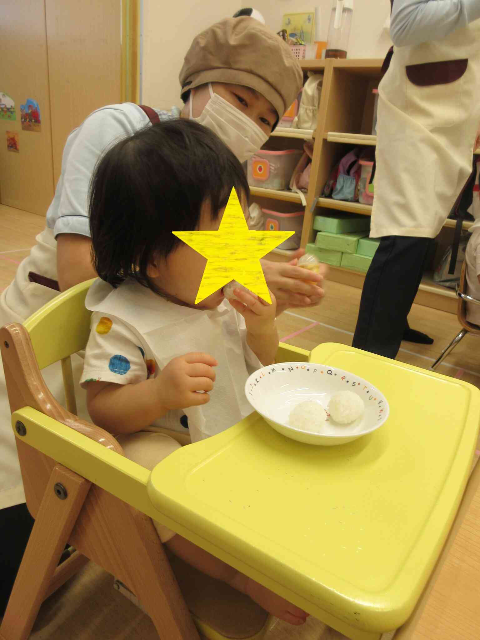 おにぎり美味しいな♪