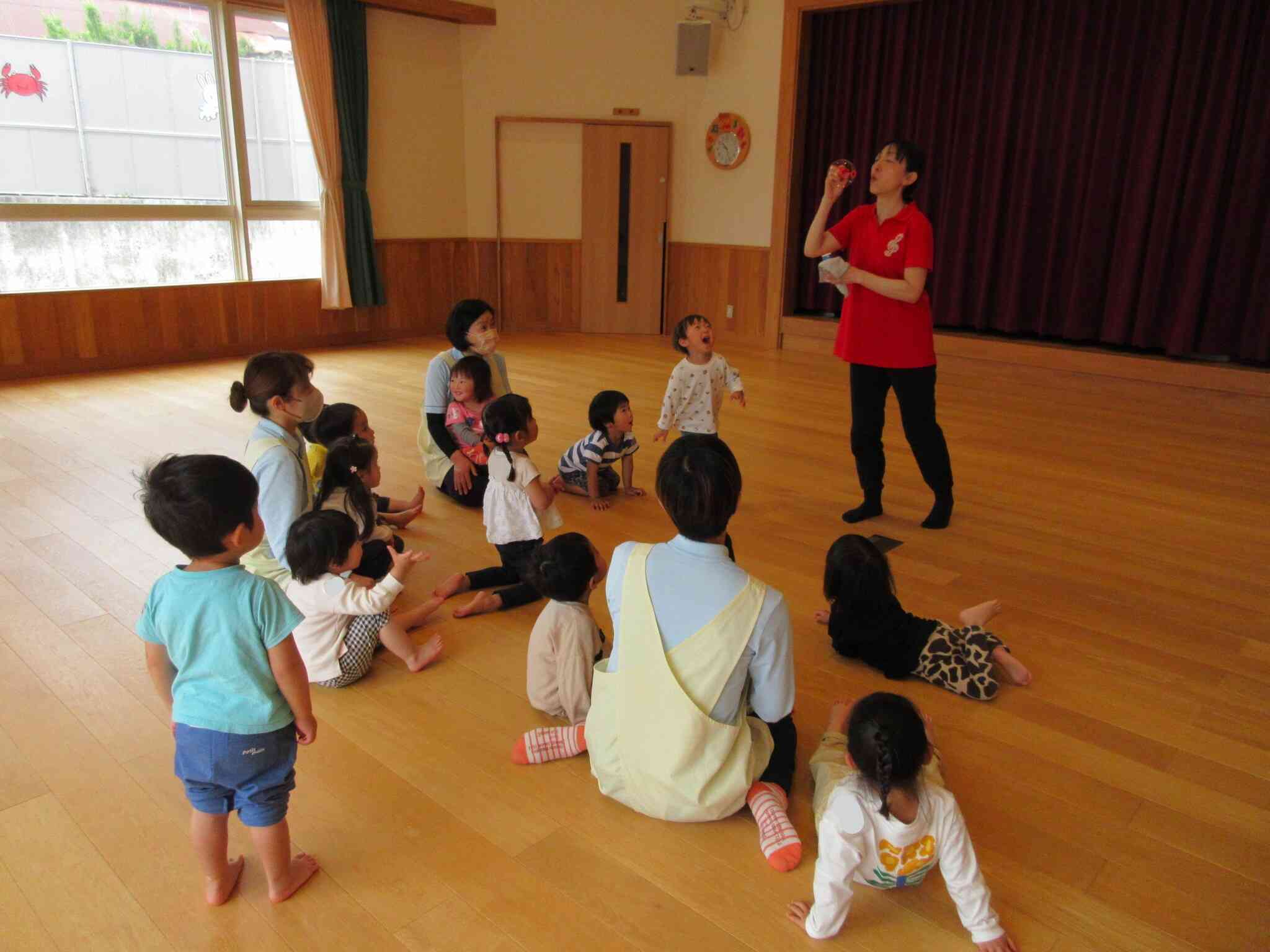 しゃぼん玉、大きくなーれ♪