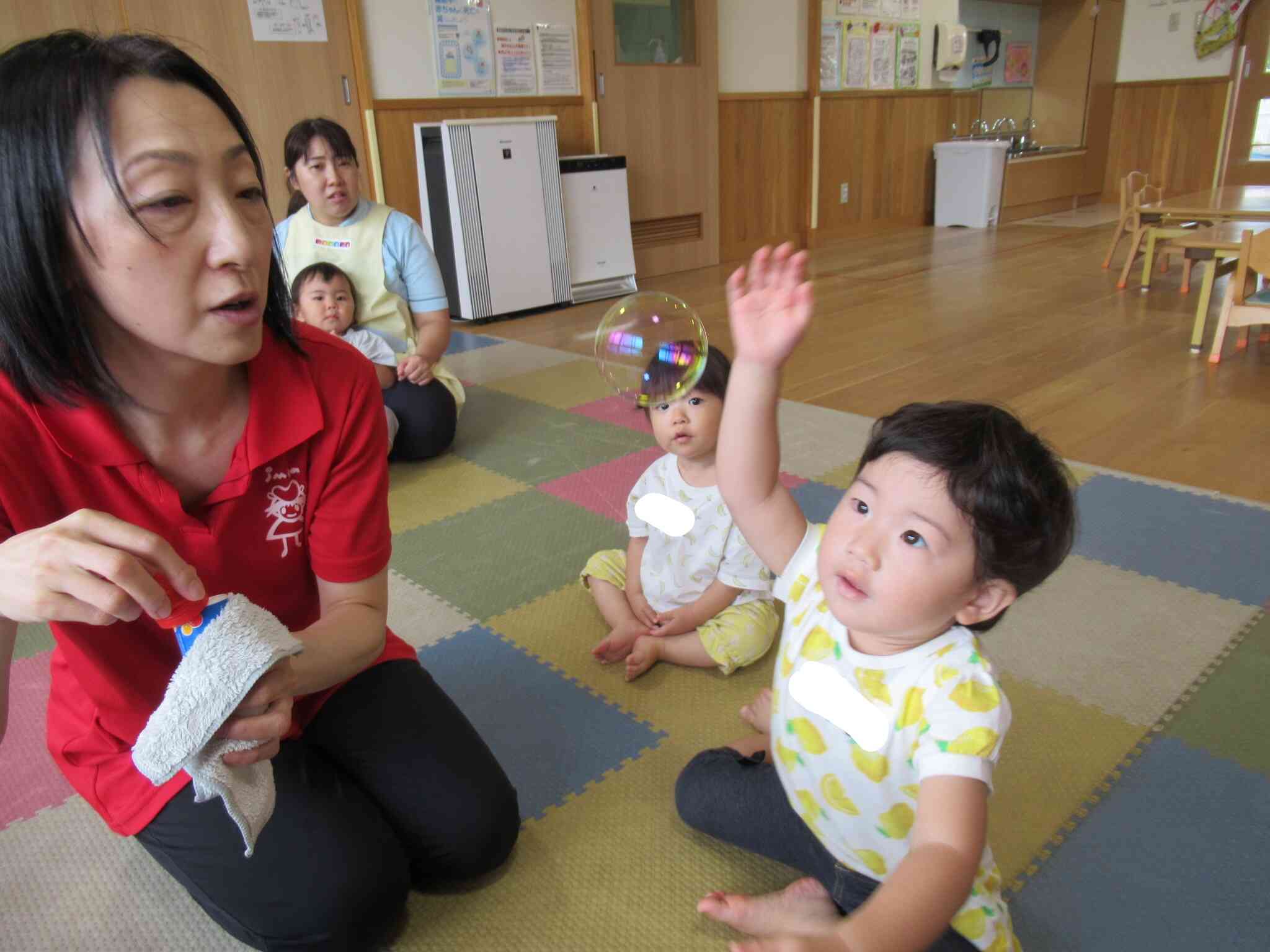 楽しいミュージックケア♪あひる2組（１歳児）