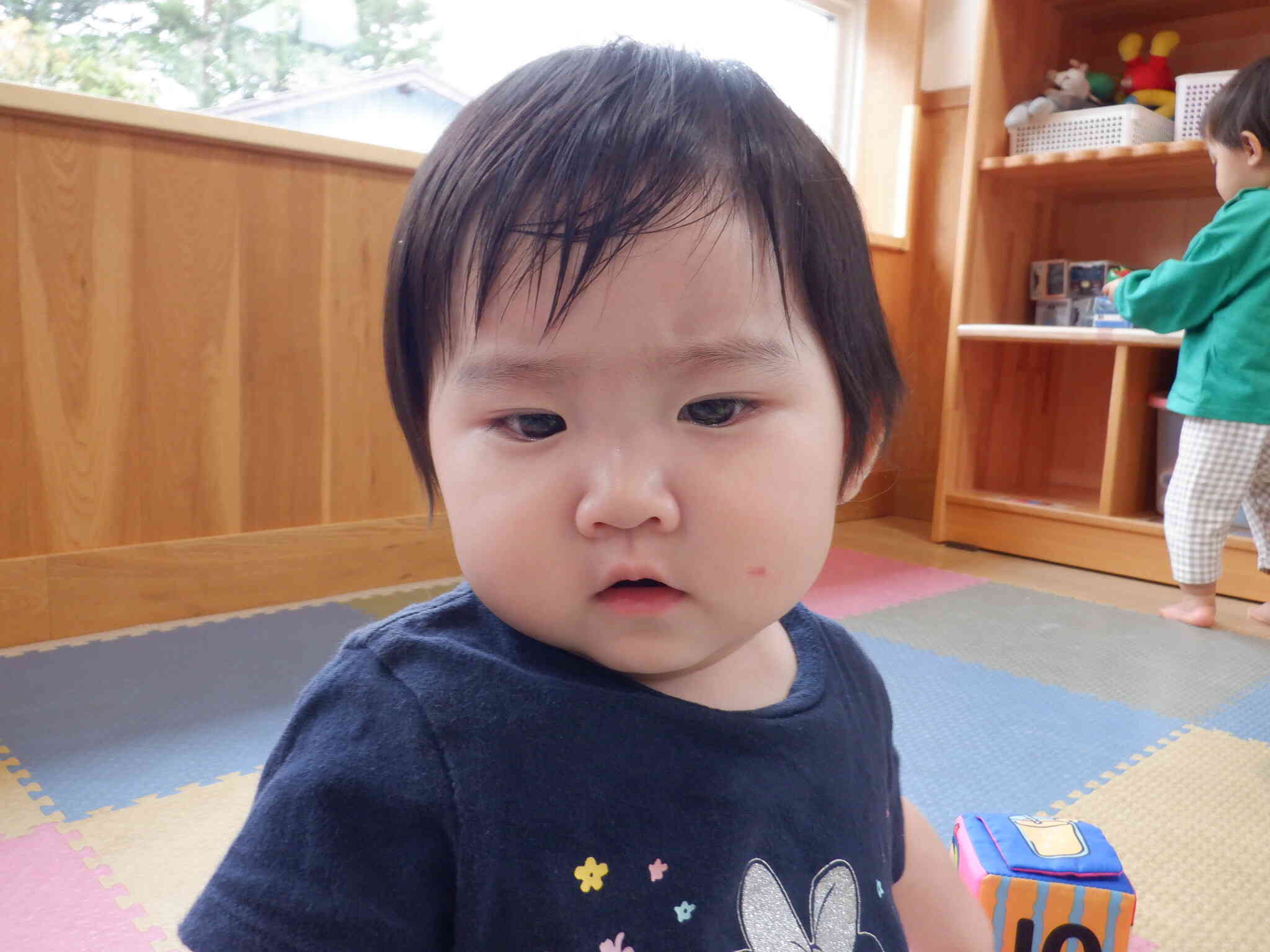 カメラに興味津々！