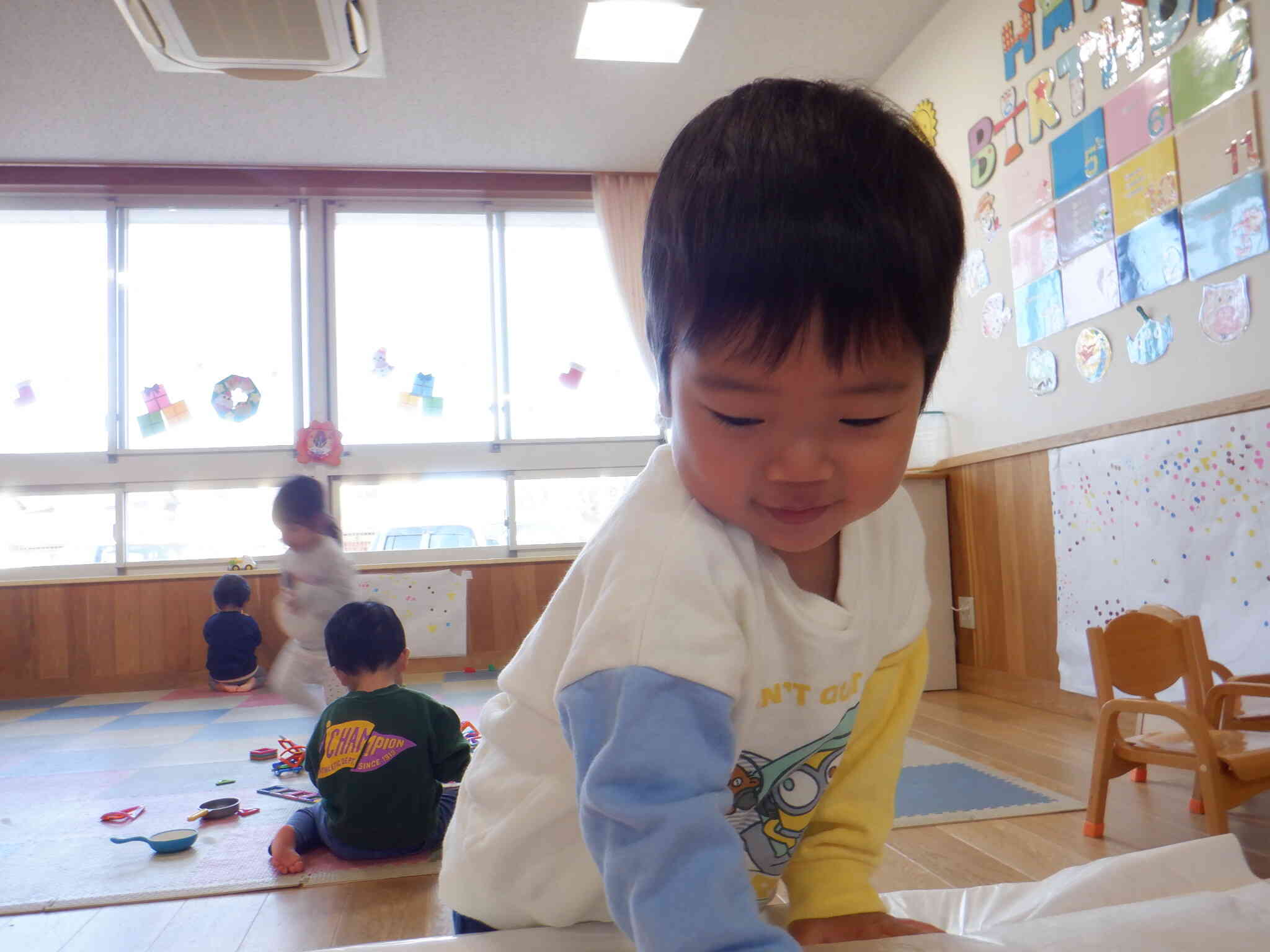 楽しくって絵具に夢中♡