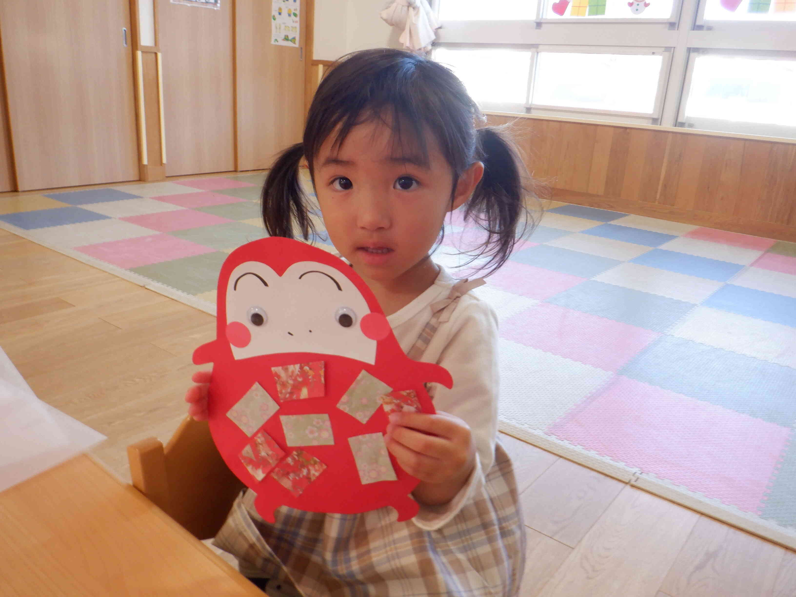 だるまの制作をしたよ！ぺんぎん１組（２歳児）