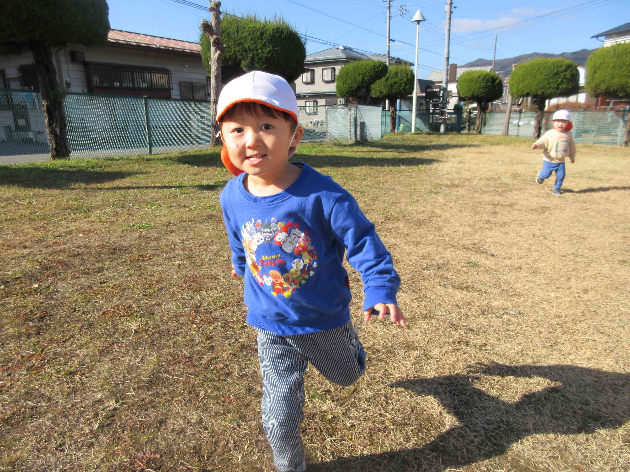 お友達とかけっこ楽しいね♪