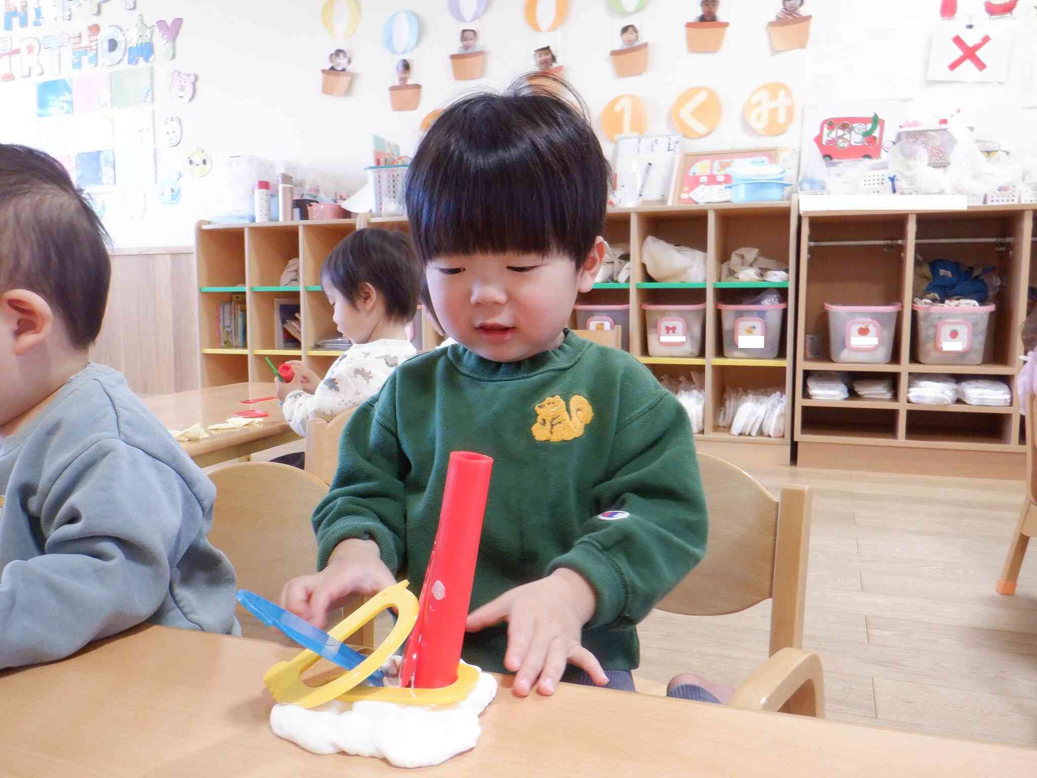 いろんな色の棒をさしてみたよ☆