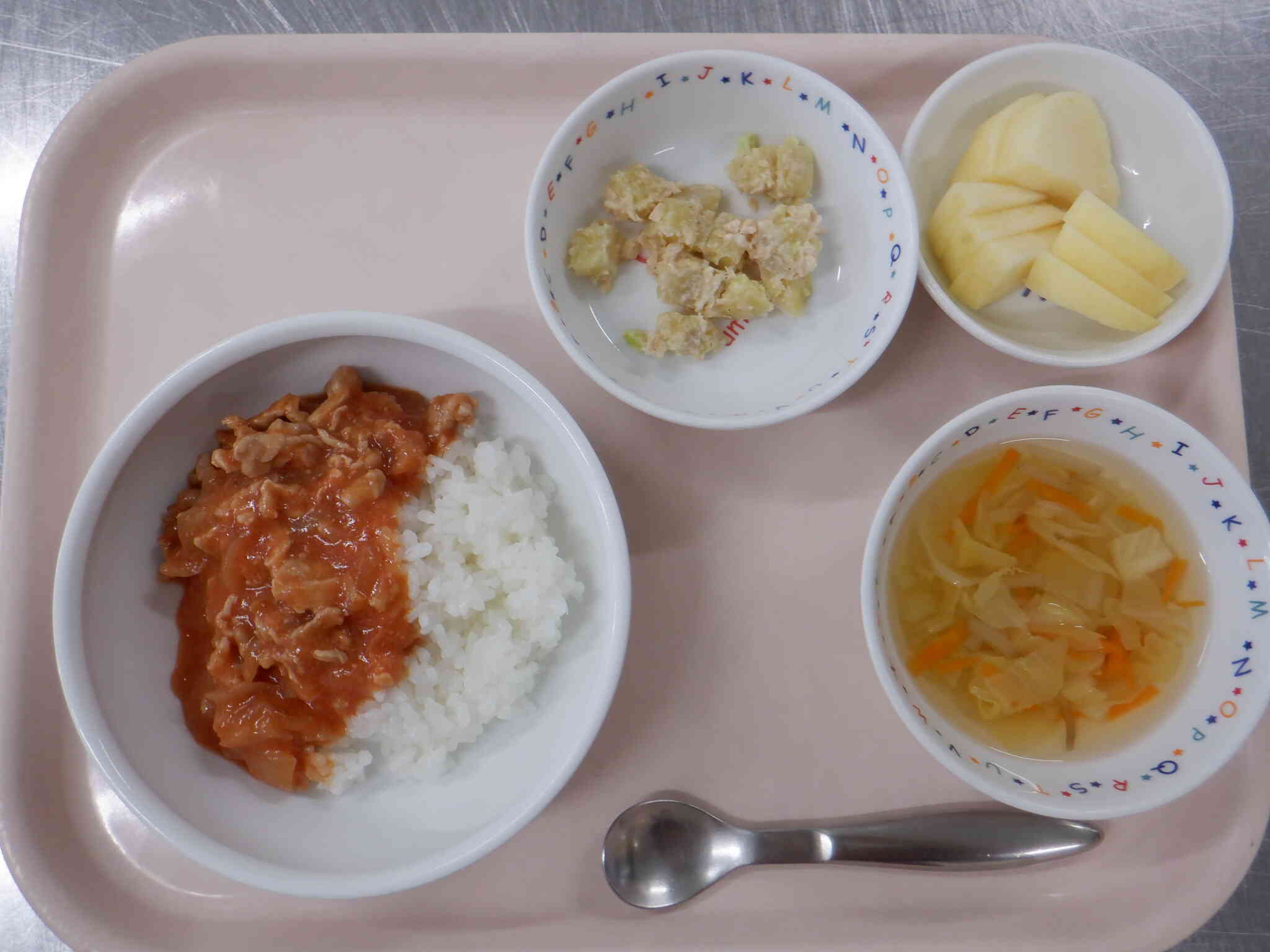 給食でりんご食べたよ！