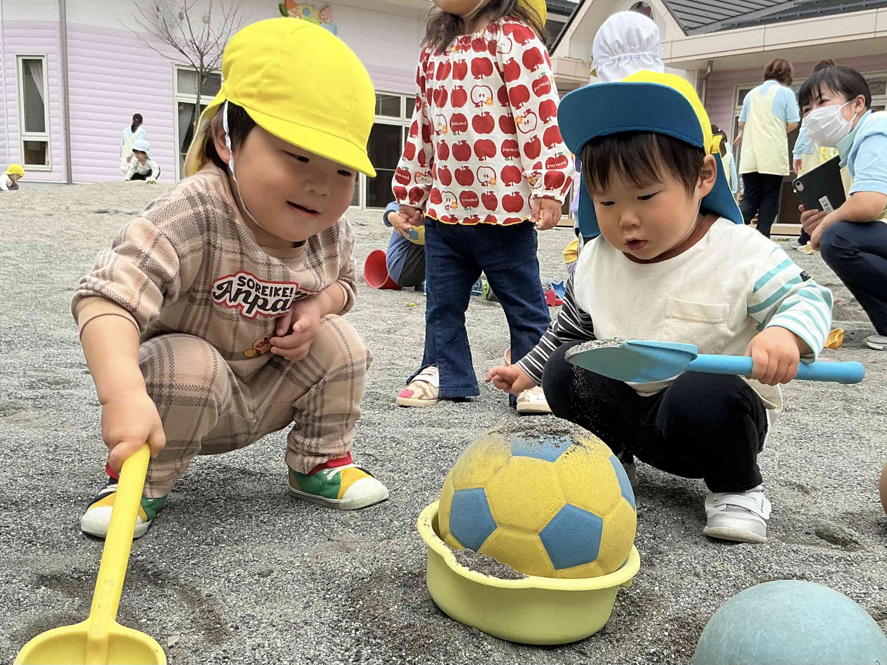 新しいお友達ができたよ！  ぺんぎん1組(2歳児)