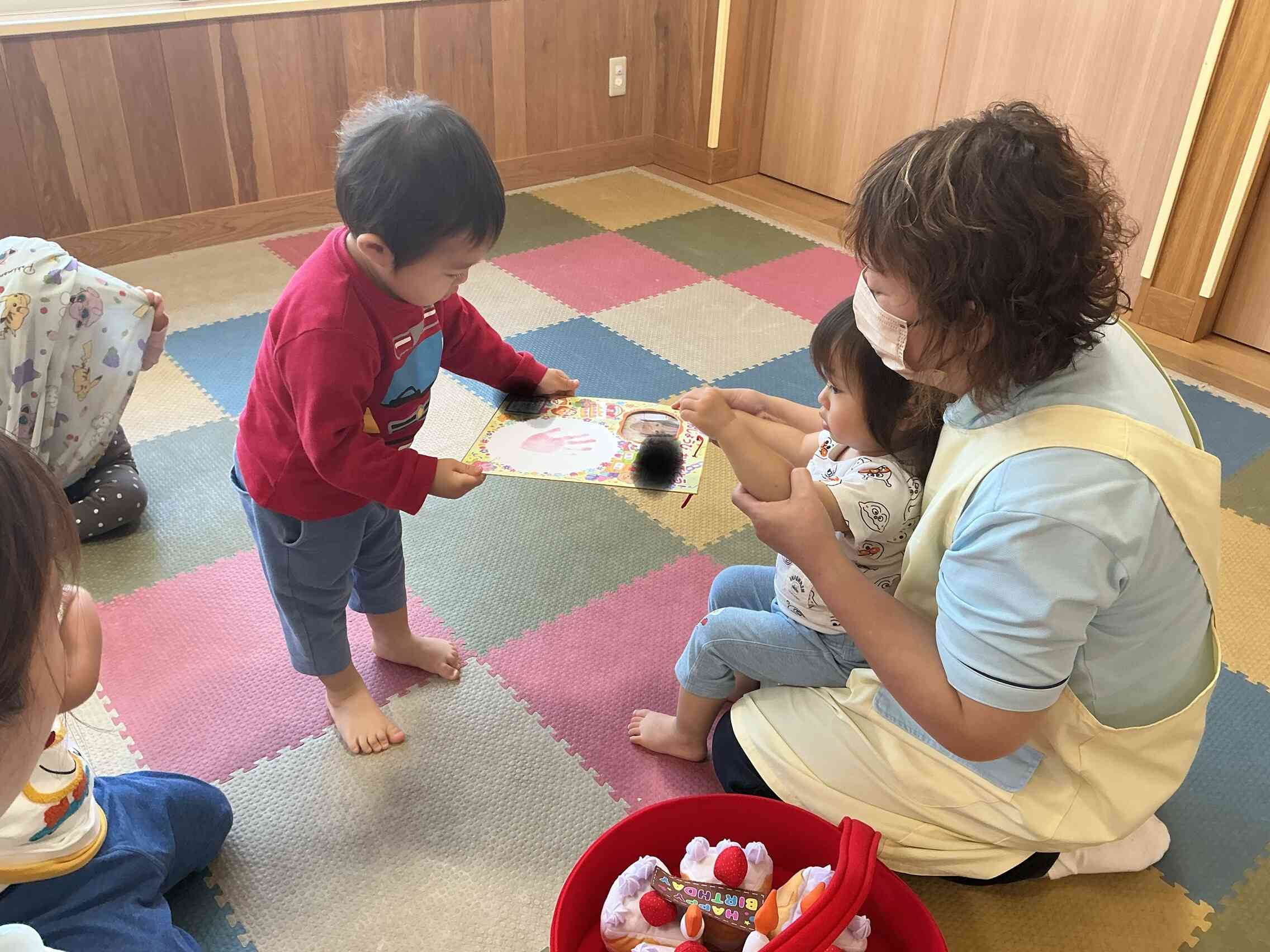 5月生まれのお誕生日会がありました！あひる2組（１歳児）