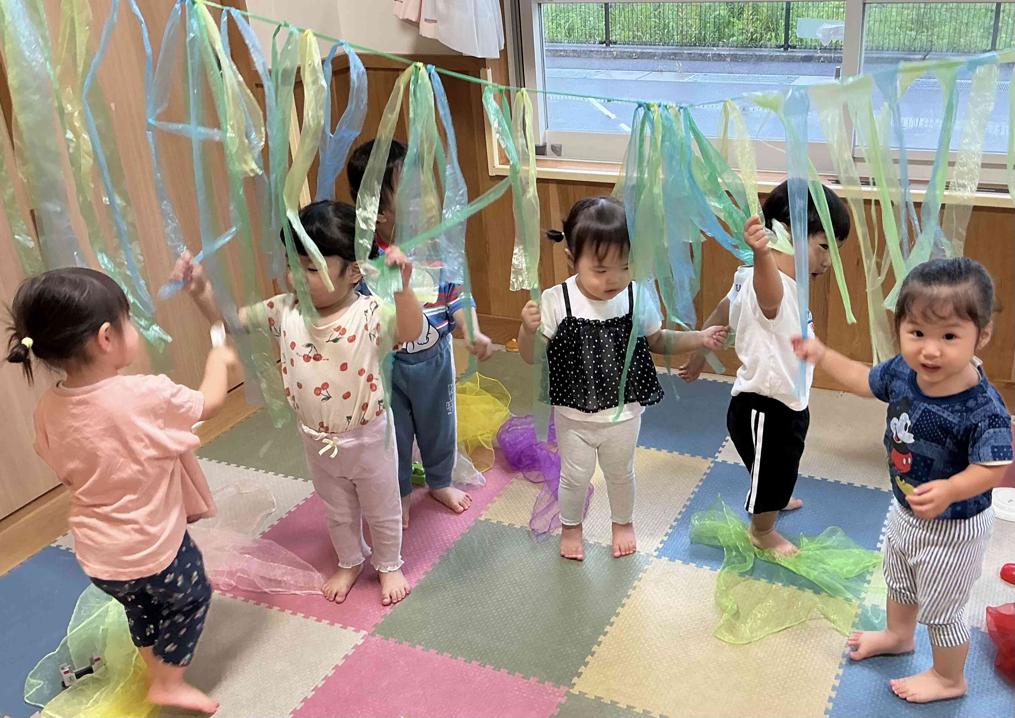 雨の日は...... ☔︎ あひる1組（1歳児）