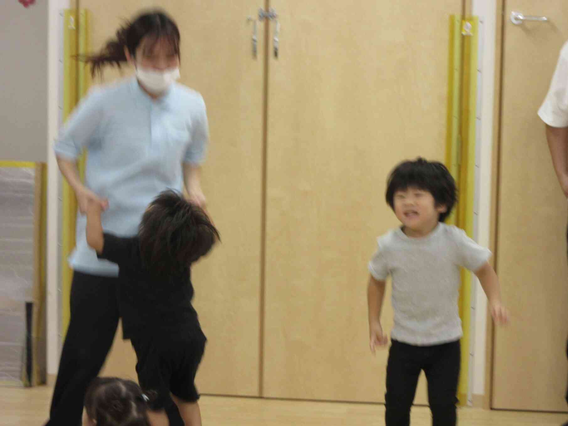 やーんちゃ怪獣どっかーん!