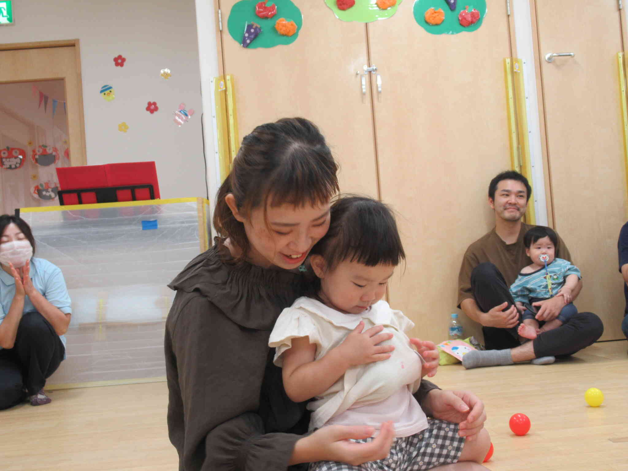 よーし！玉入れするぞー！・・あれ？お腹の中に何かはいってる？？