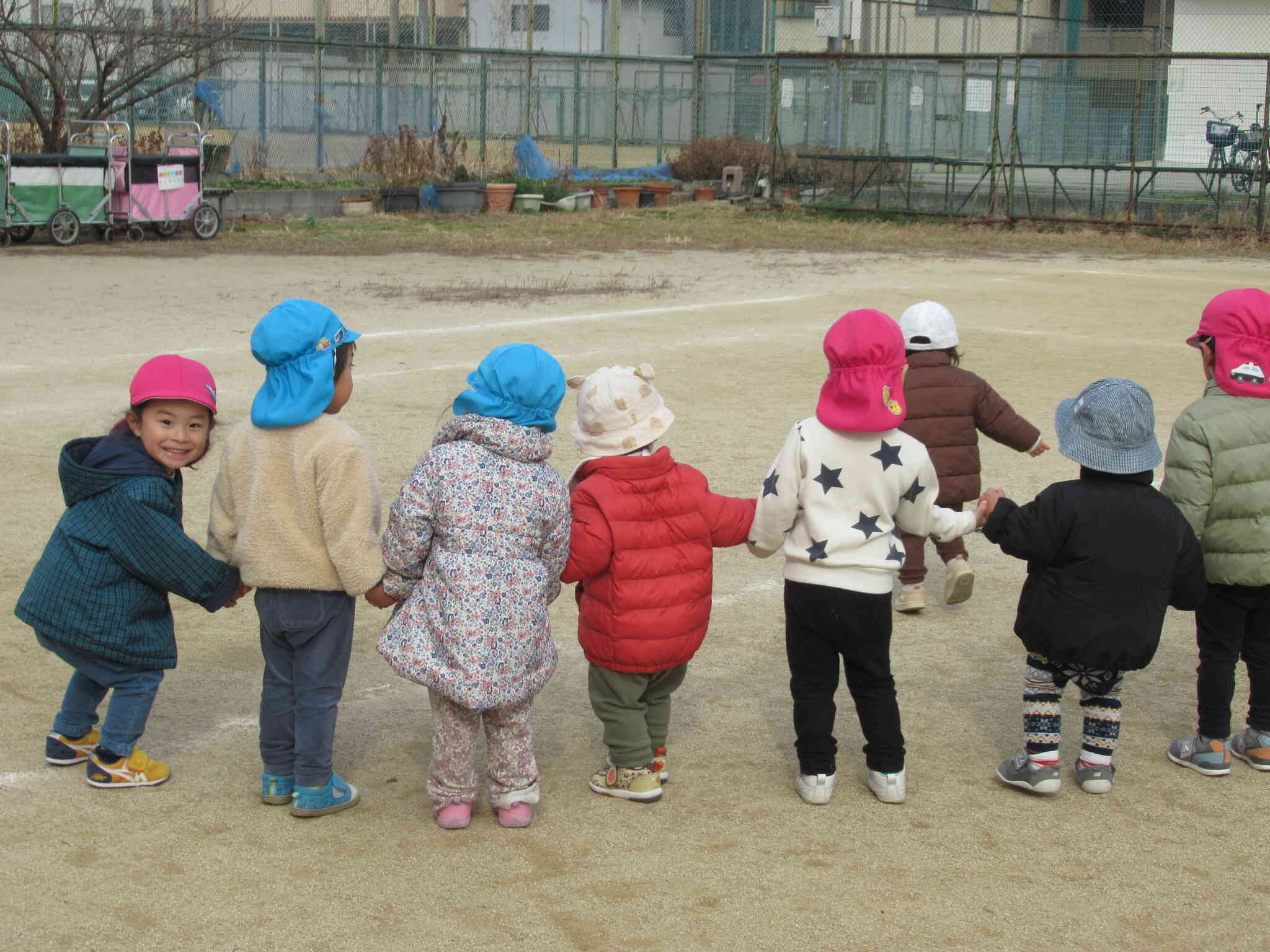 ぼくも、ぼくも～！！　あれれ、まだ増えるの？すごく長くなったねぇ！