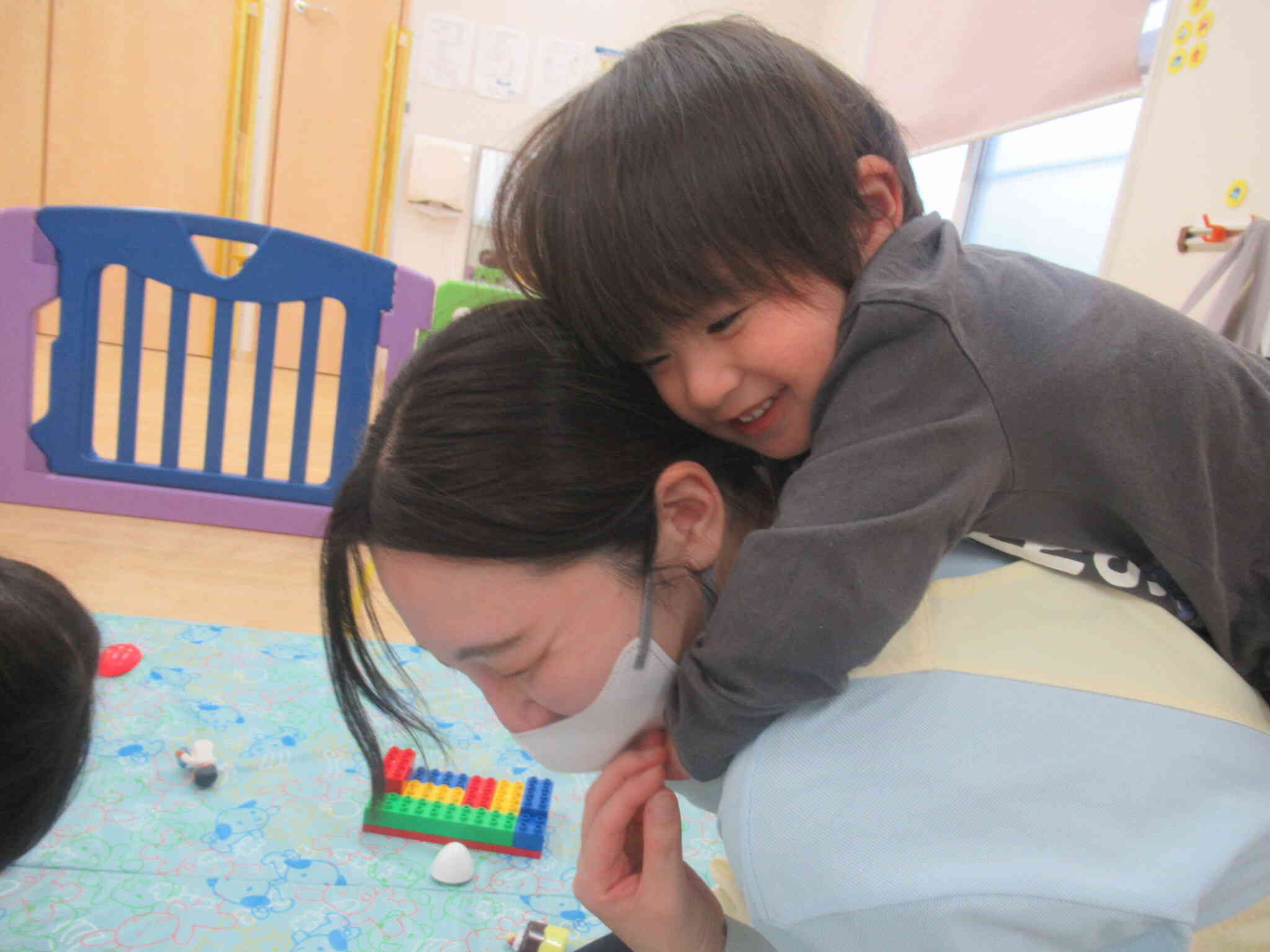 せんせいにダイブッ