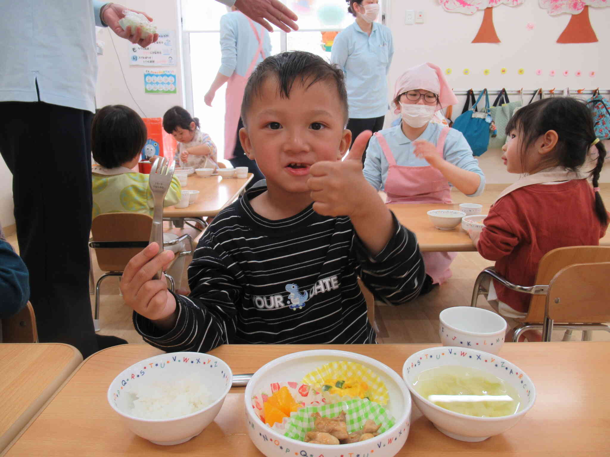 手を合わせて「いただきまーす！」