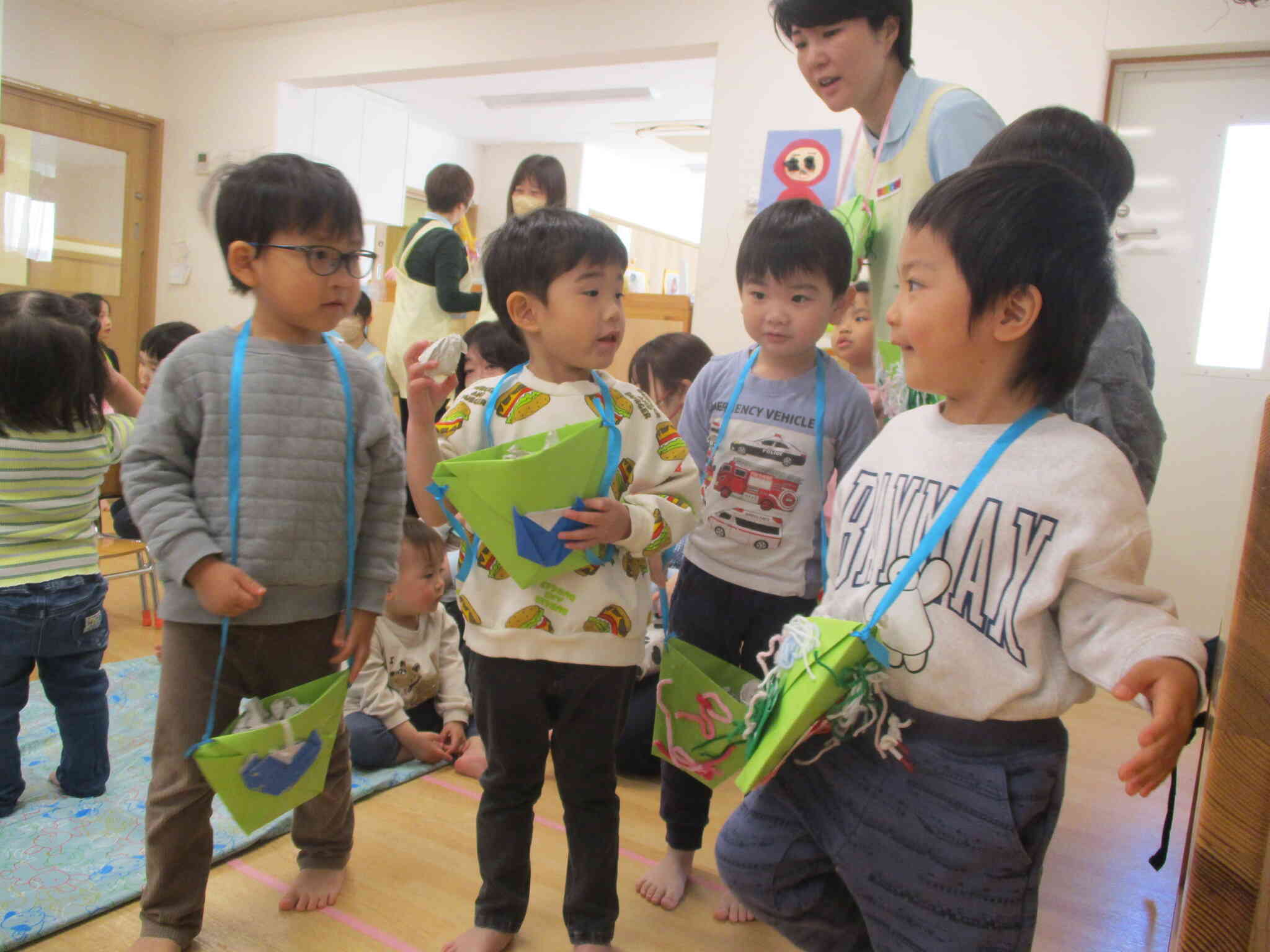 みんなで豆まきがんばるぞ！