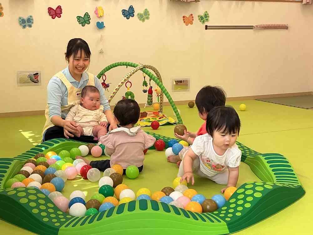 大好き♡ボール遊び（0歳児ひよこ組）