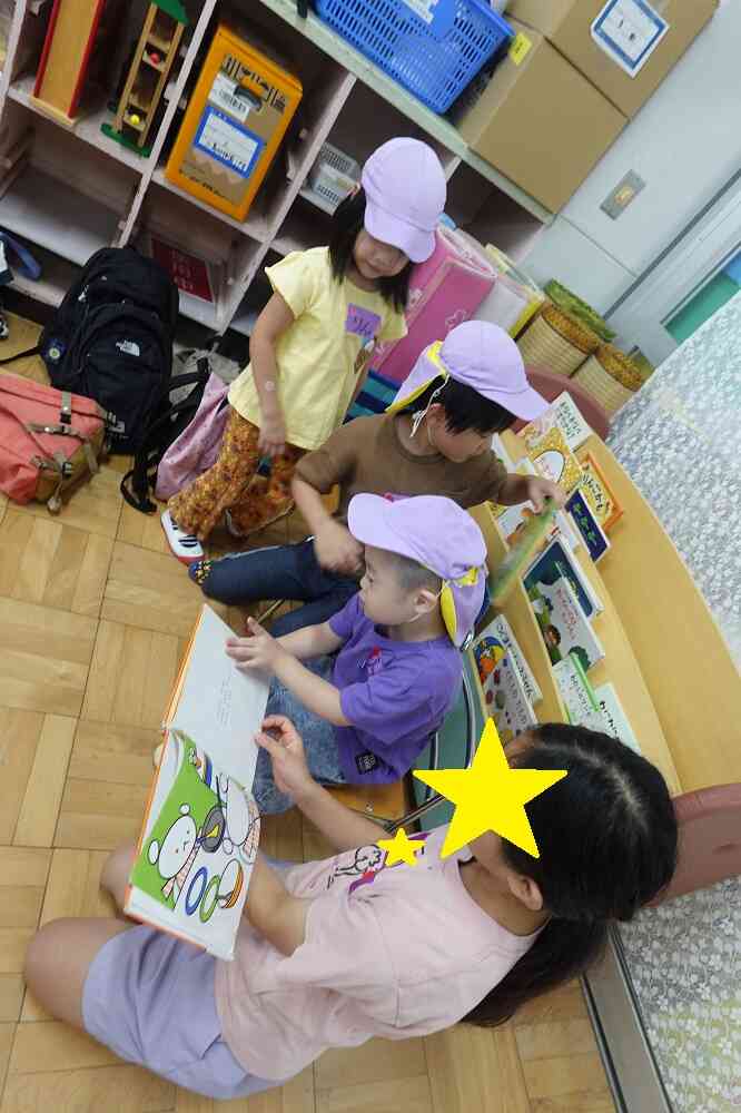 絵本の読み聞かせ♪