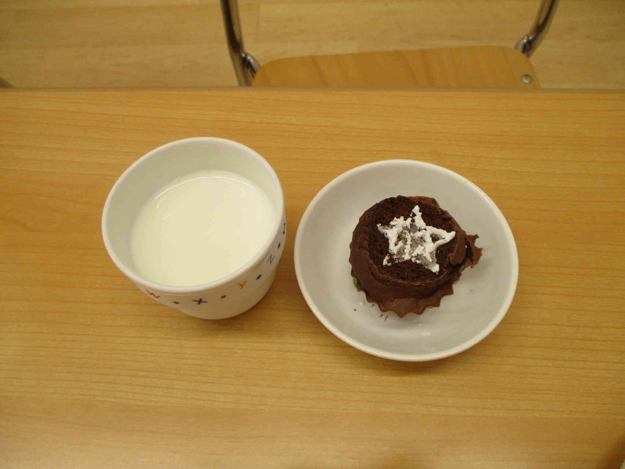おやつには、かわいいお星さまがついていました☆