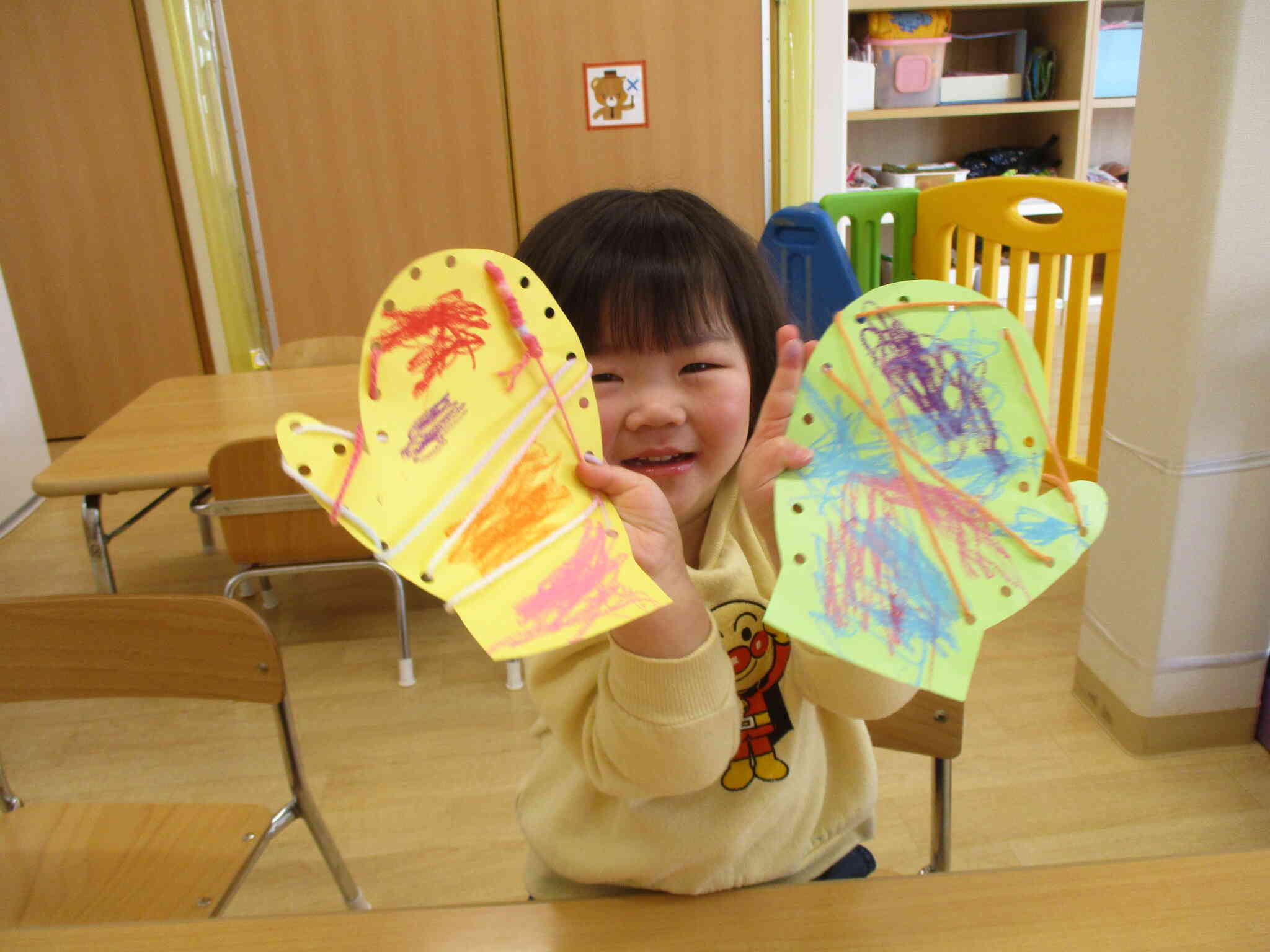 手袋を持ってハイチーズ♪