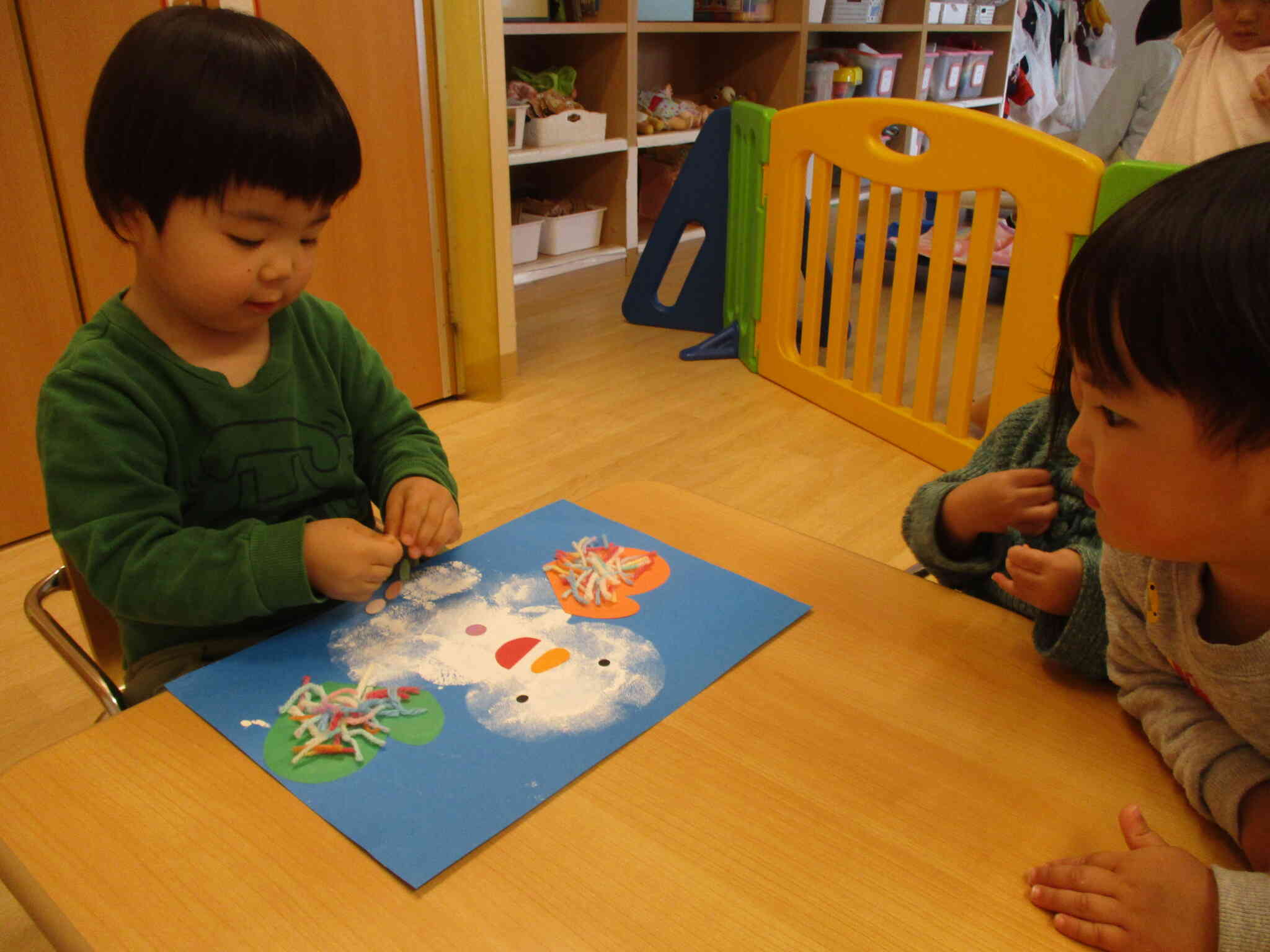 お友だちも見に来たよ♪