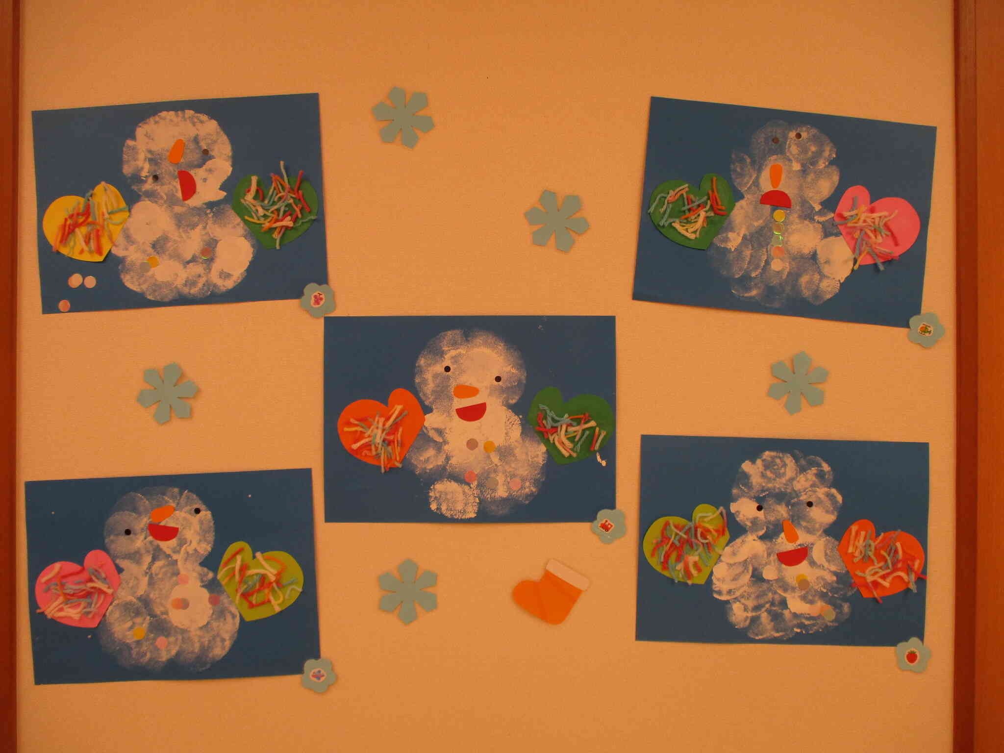 あひる組　製作遊び　『雪だるま』