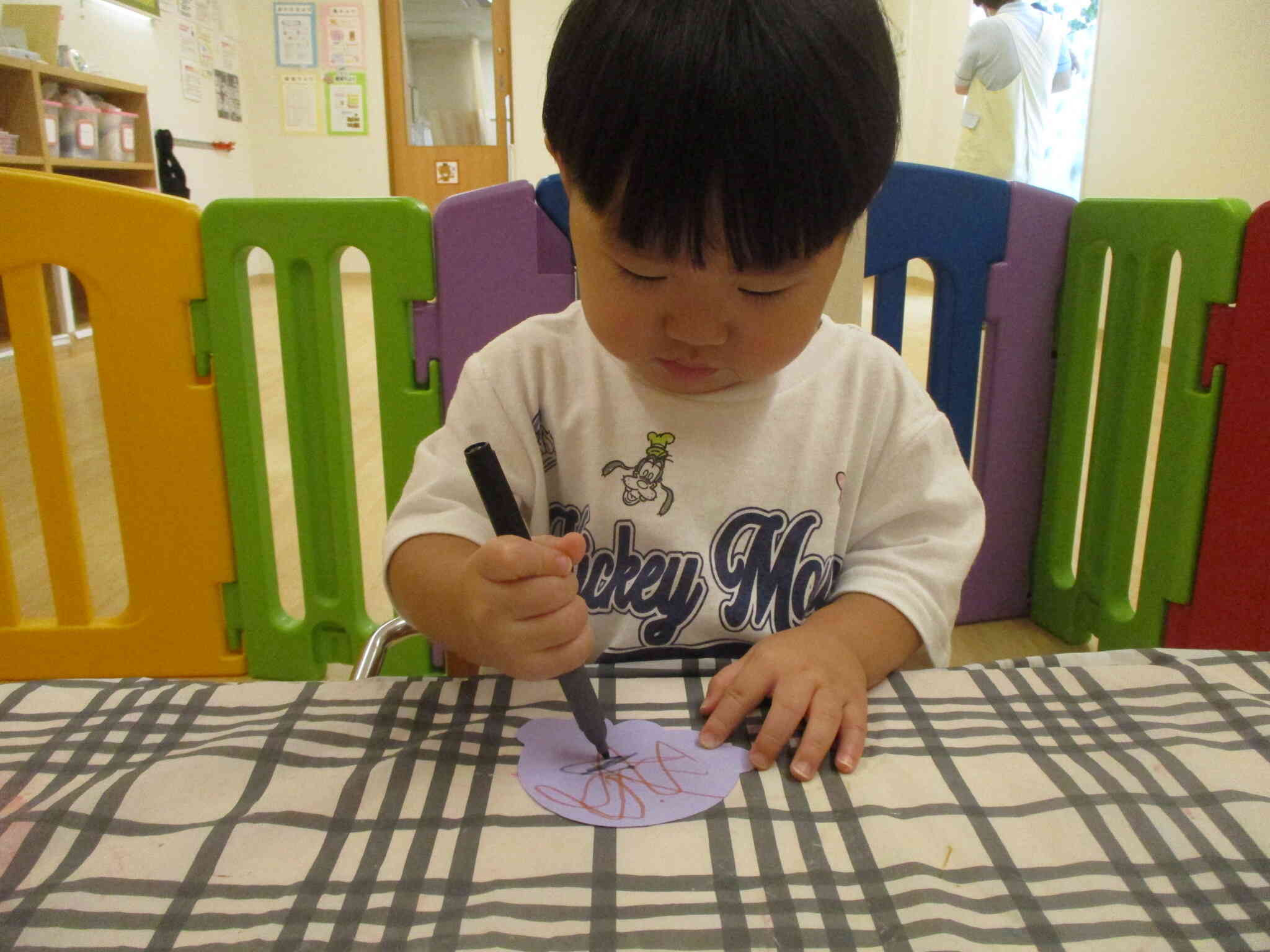 アイスクリーム製作あそび（1歳児　あひる組）