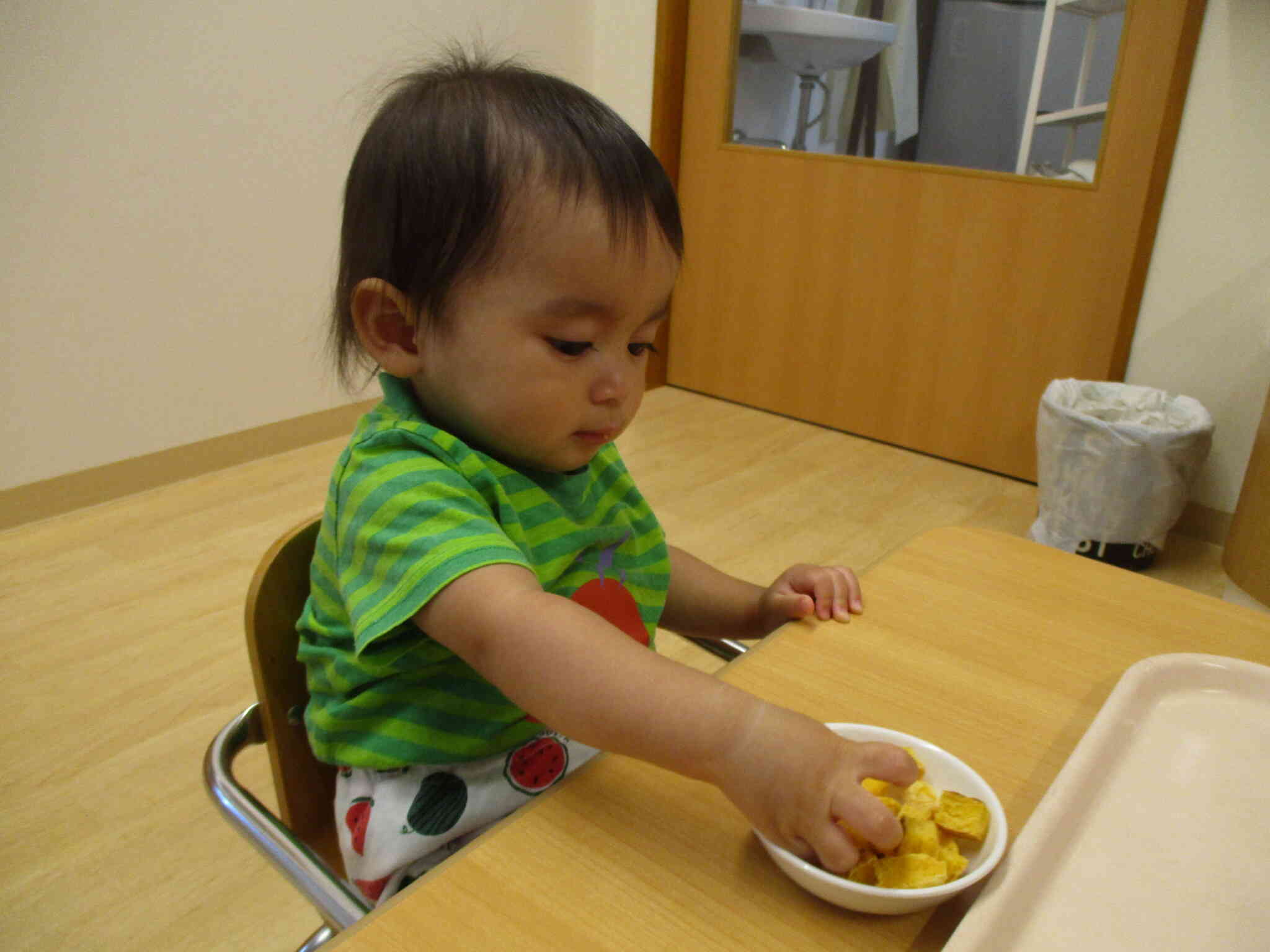 手掴み食べに挑戦