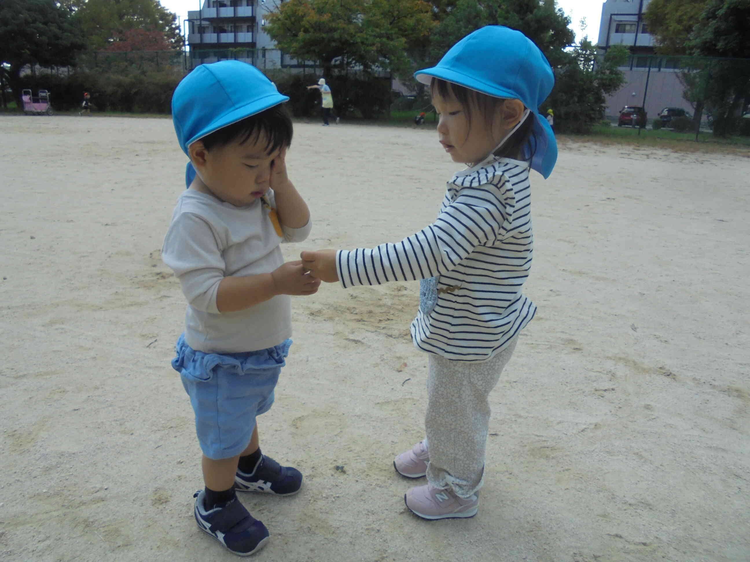 「どうぞ」「ありがとう(照れ）」