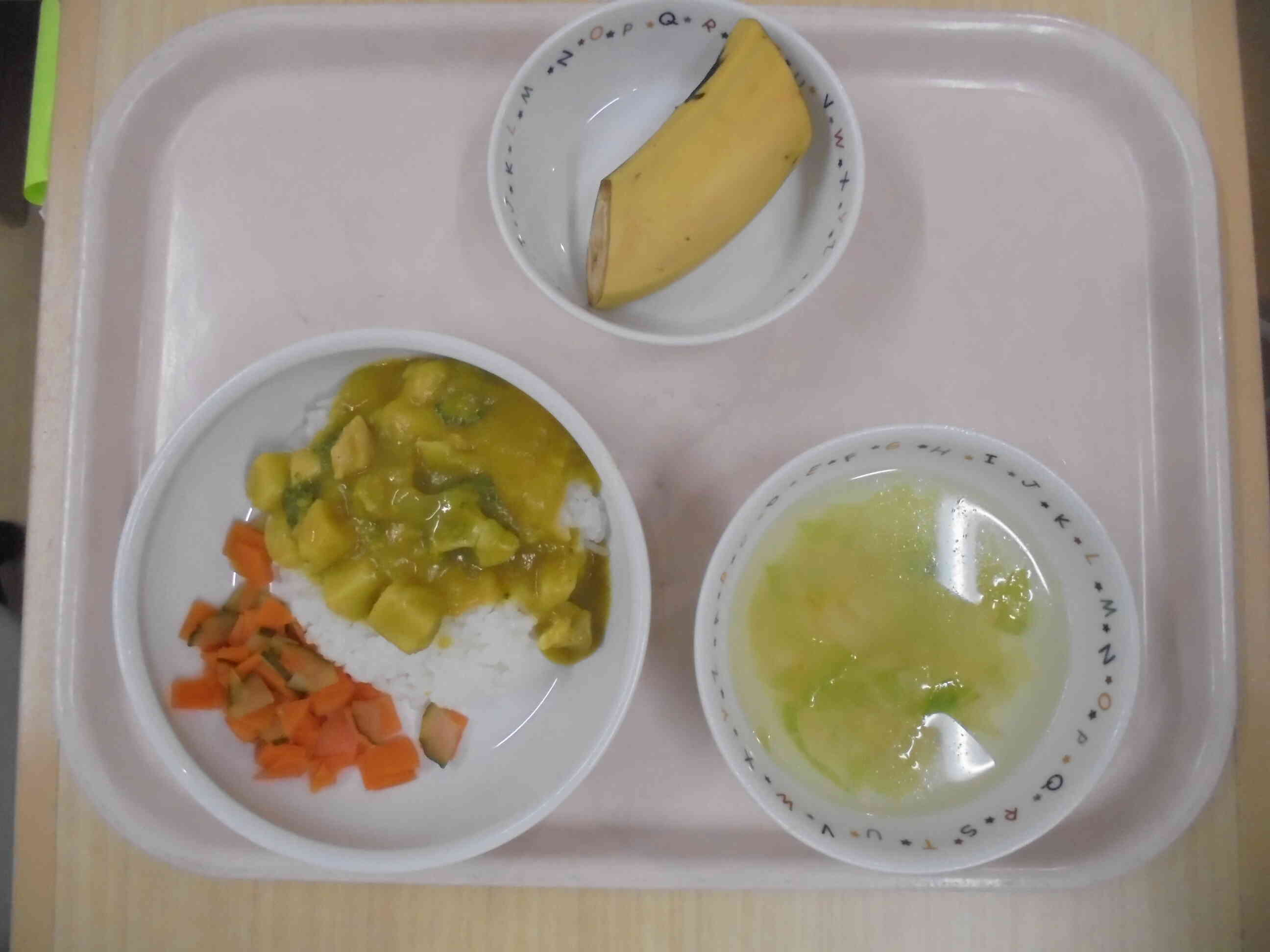 献立　みんな大好きカレーの日！