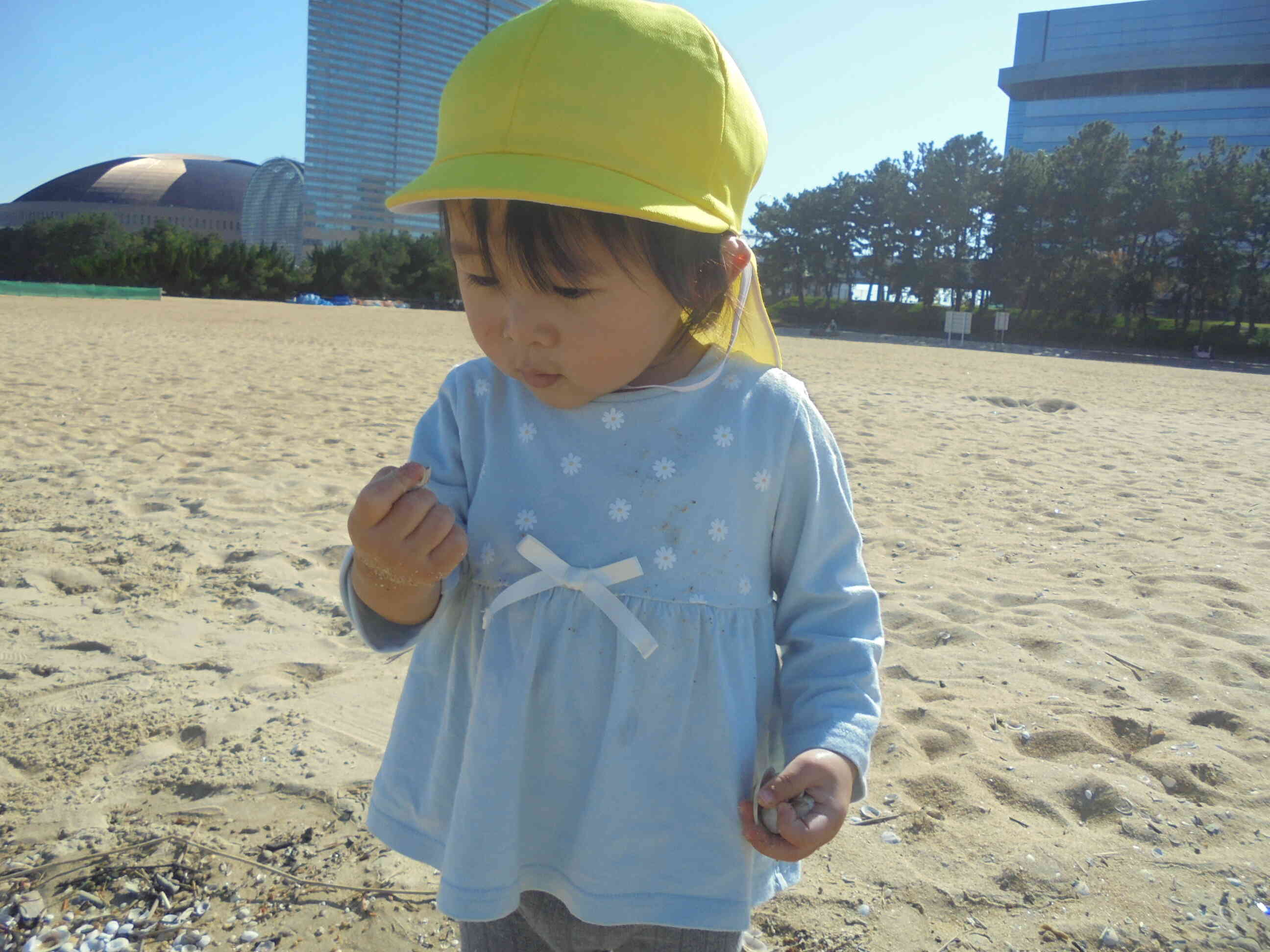 たくさんのお土産が手の中に…。