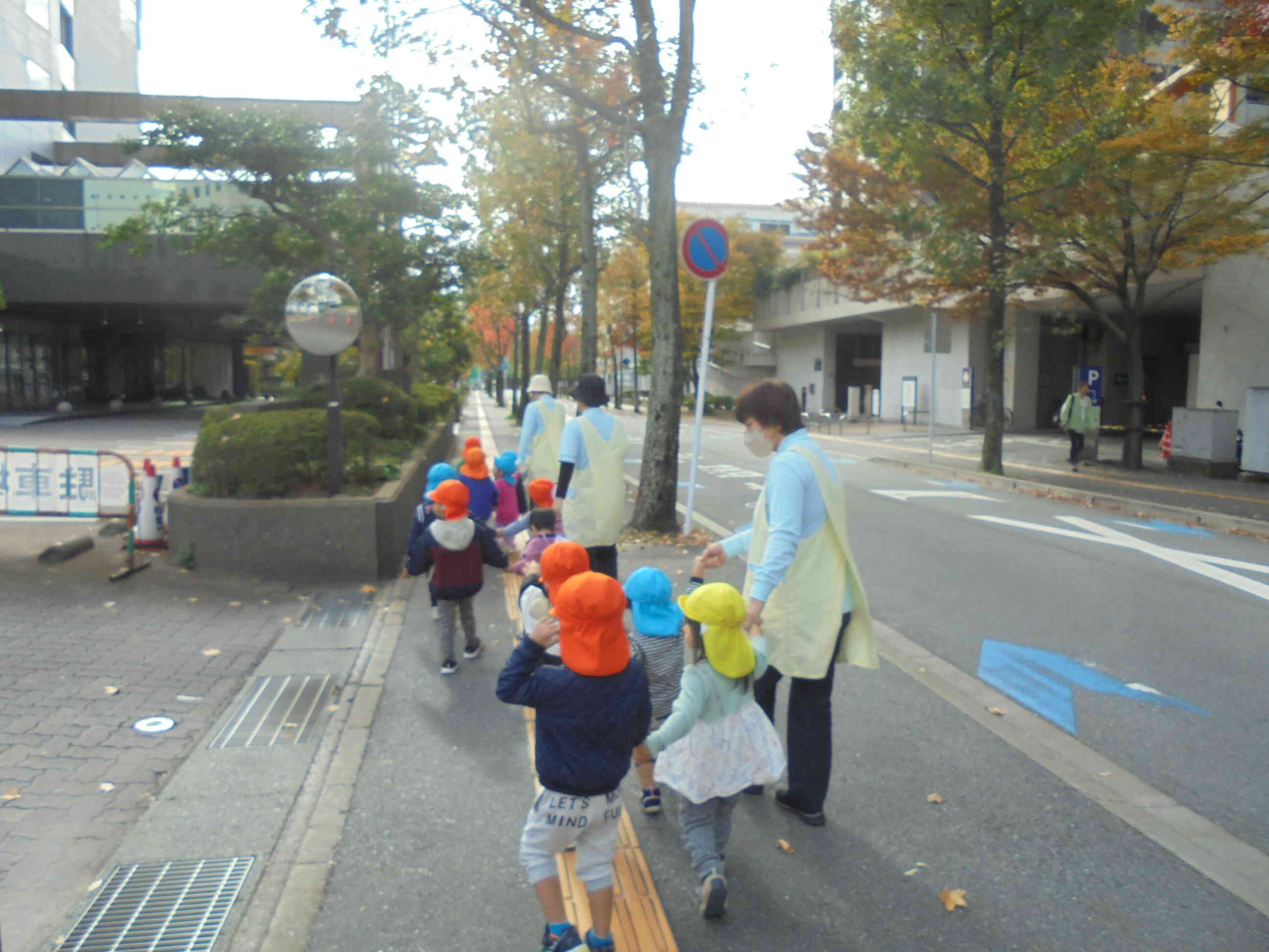 お散歩～どんぐりコロコロ～