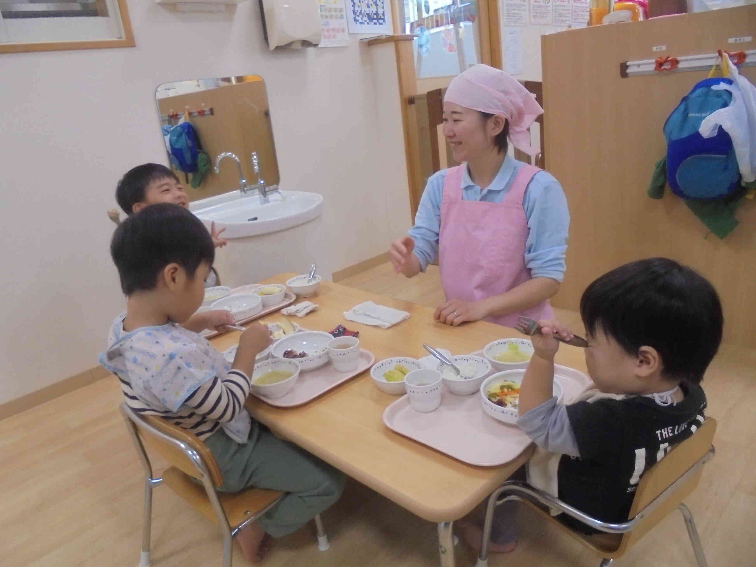 栄養満点の給食おいしいね！