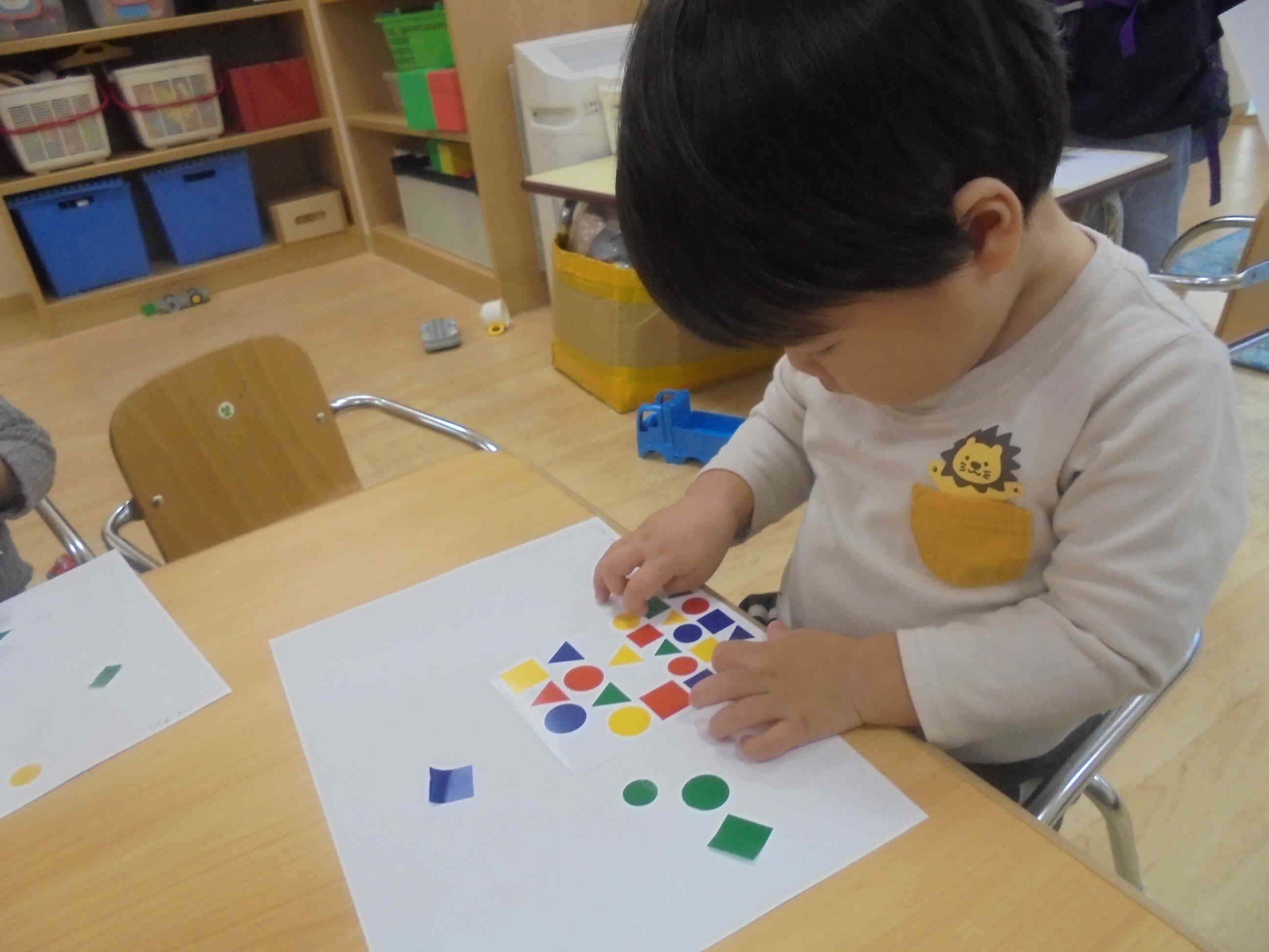 色にも興味津々