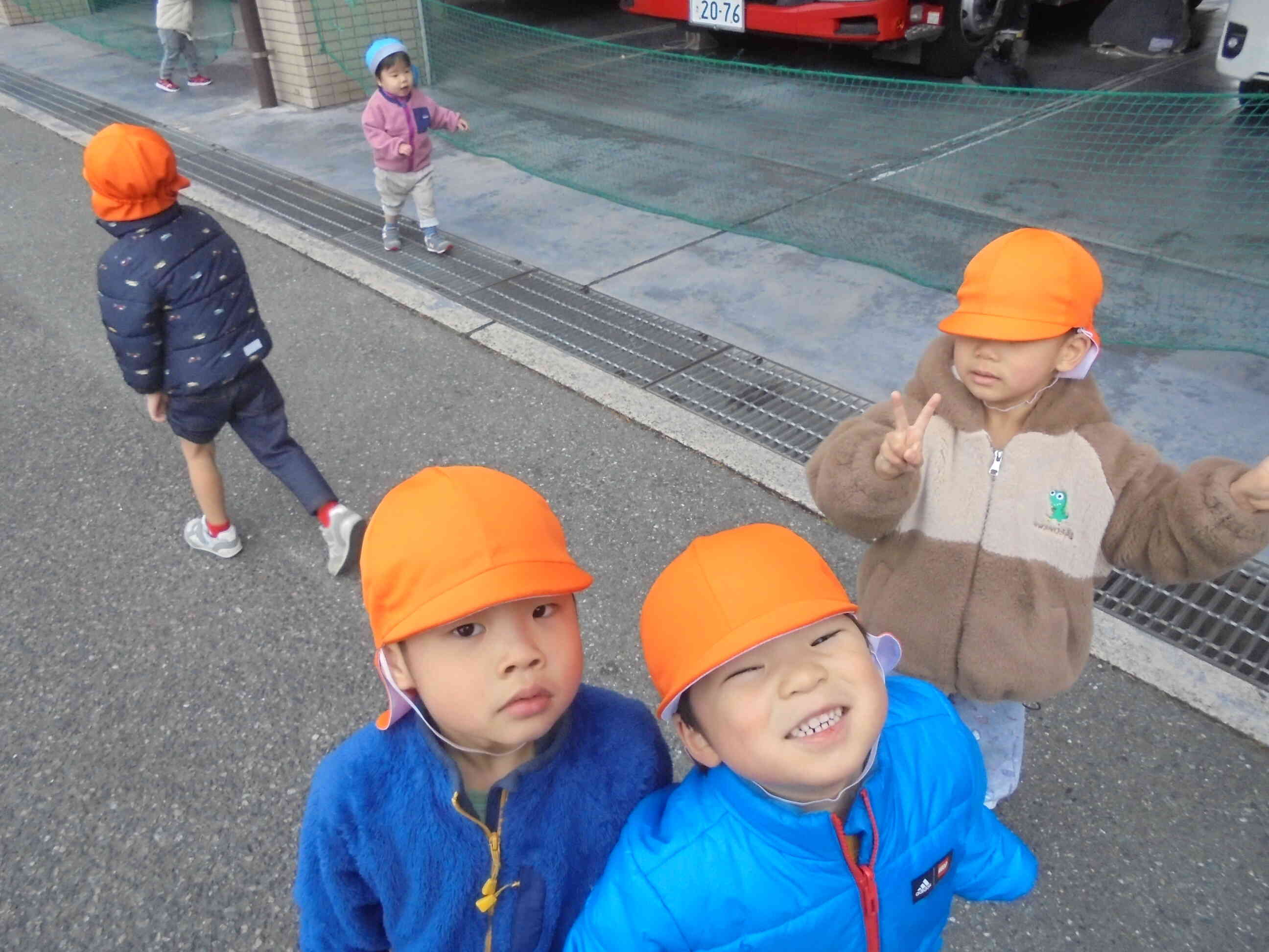 やった！今日は救急車もいるよ！