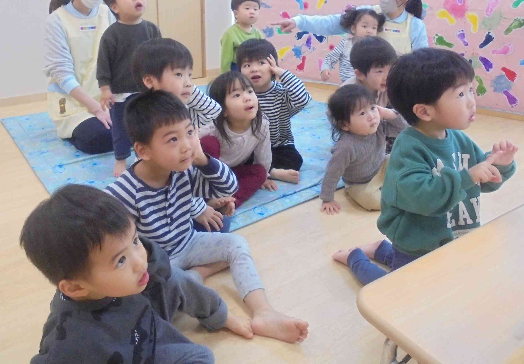 パネルシアターに興味津々！